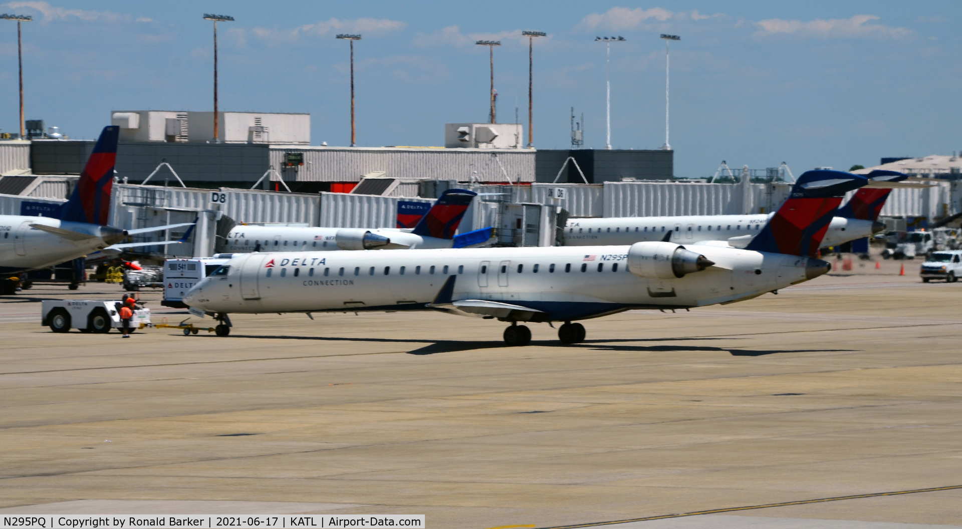 N295PQ, 2013 Bombardier CRJ-900 (CL-600-2D24) C/N 15295, Pushback Atlanta