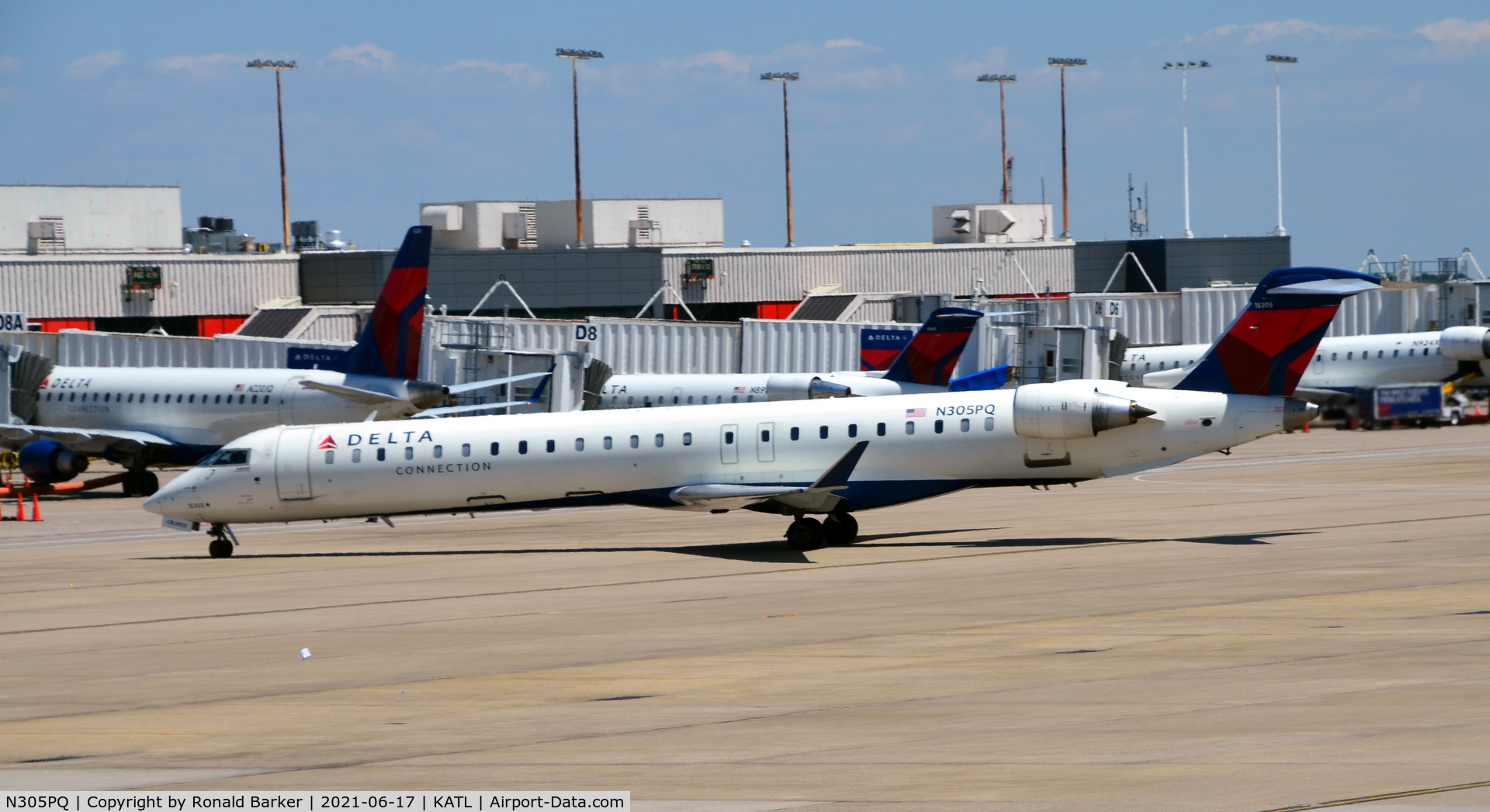 N305PQ, 2014 Bombardier CRJ-900LR (CL-600-2D24) C/N 15305, Taxi Atlanta