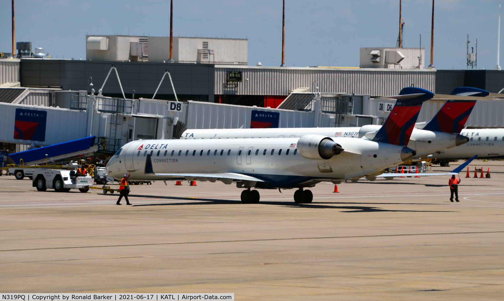 N319PQ, 2014 Bombardier CRJ-900ER (CL-600-2D24) C/N 15319, Pushback Atlanta