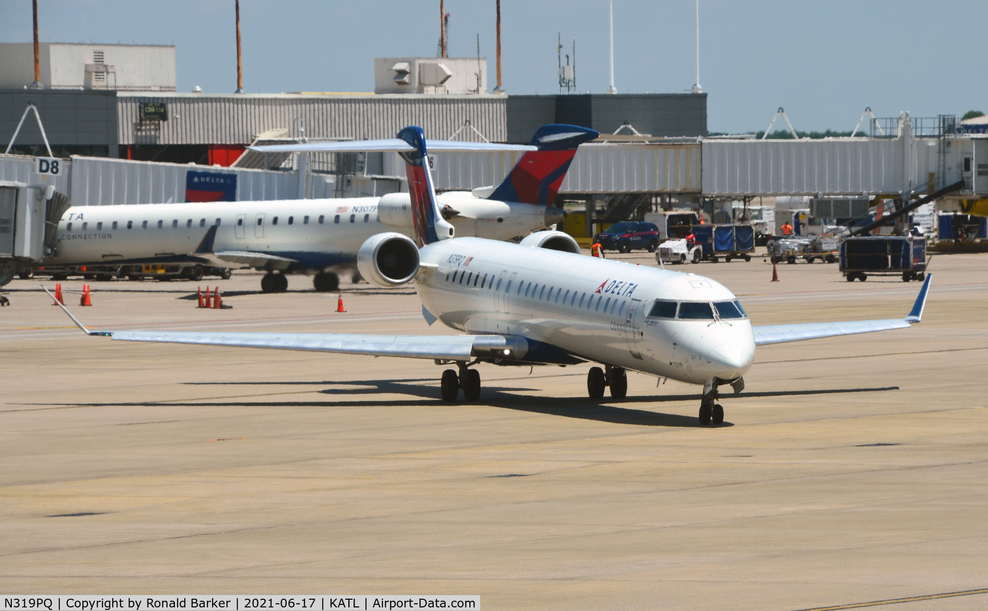 N319PQ, 2014 Bombardier CRJ-900ER (CL-600-2D24) C/N 15319, Taxi Atlanta