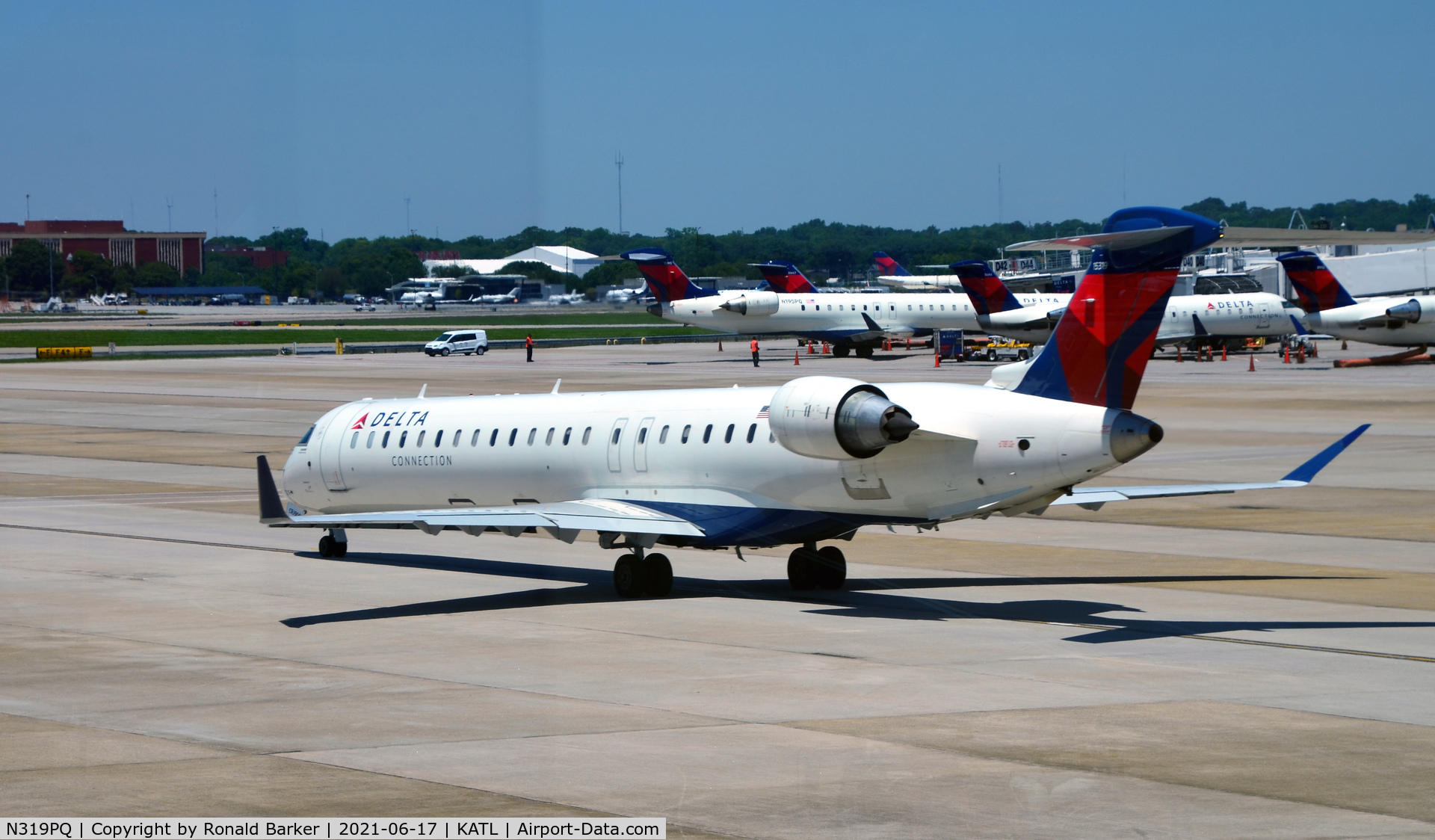 N319PQ, 2014 Bombardier CRJ-900ER (CL-600-2D24) C/N 15319, Taxi for takeoff Atlanta