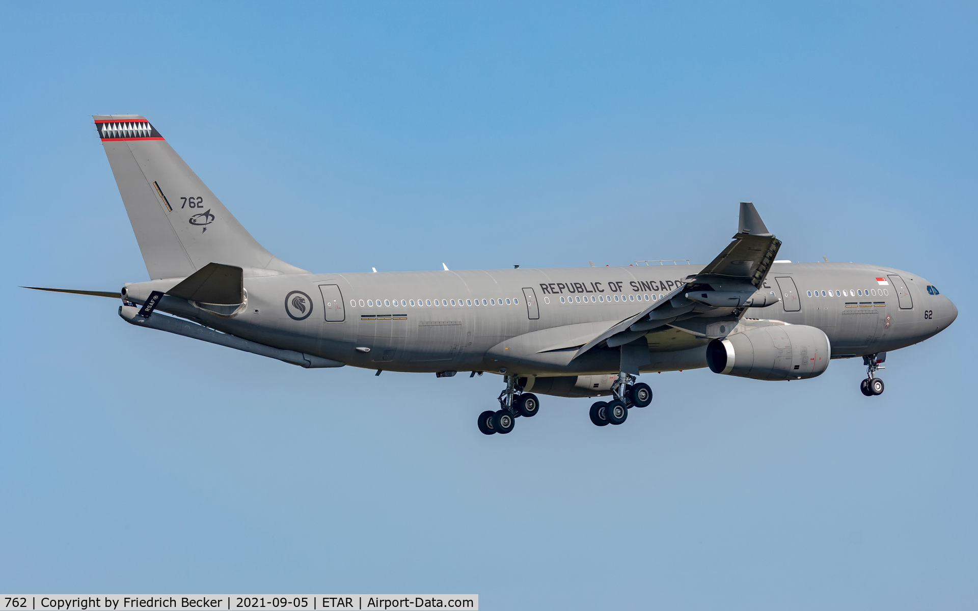 762, 2018 Airbus A330-243-MRTT C/N 1799, on final RW08