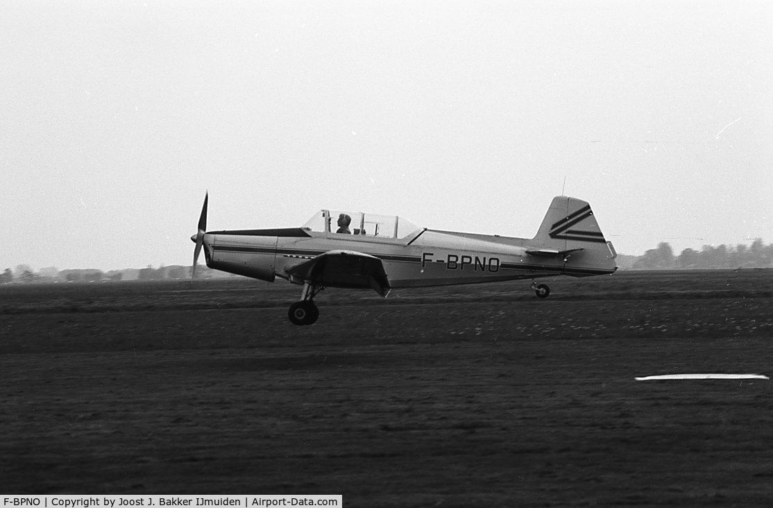 F-BPNO, 1968 Zlin Z-326 Trener Master C/N 930, Photo made Hilversum airport Netherlands in 1984