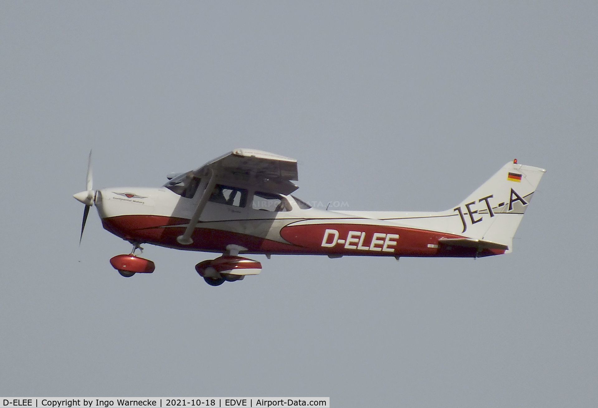 D-ELEE, 2005 Cessna 172S Skyhawk C/N 172S10099, Cessna 172S at Braunschweig-Wolfsburg airport, Waggum