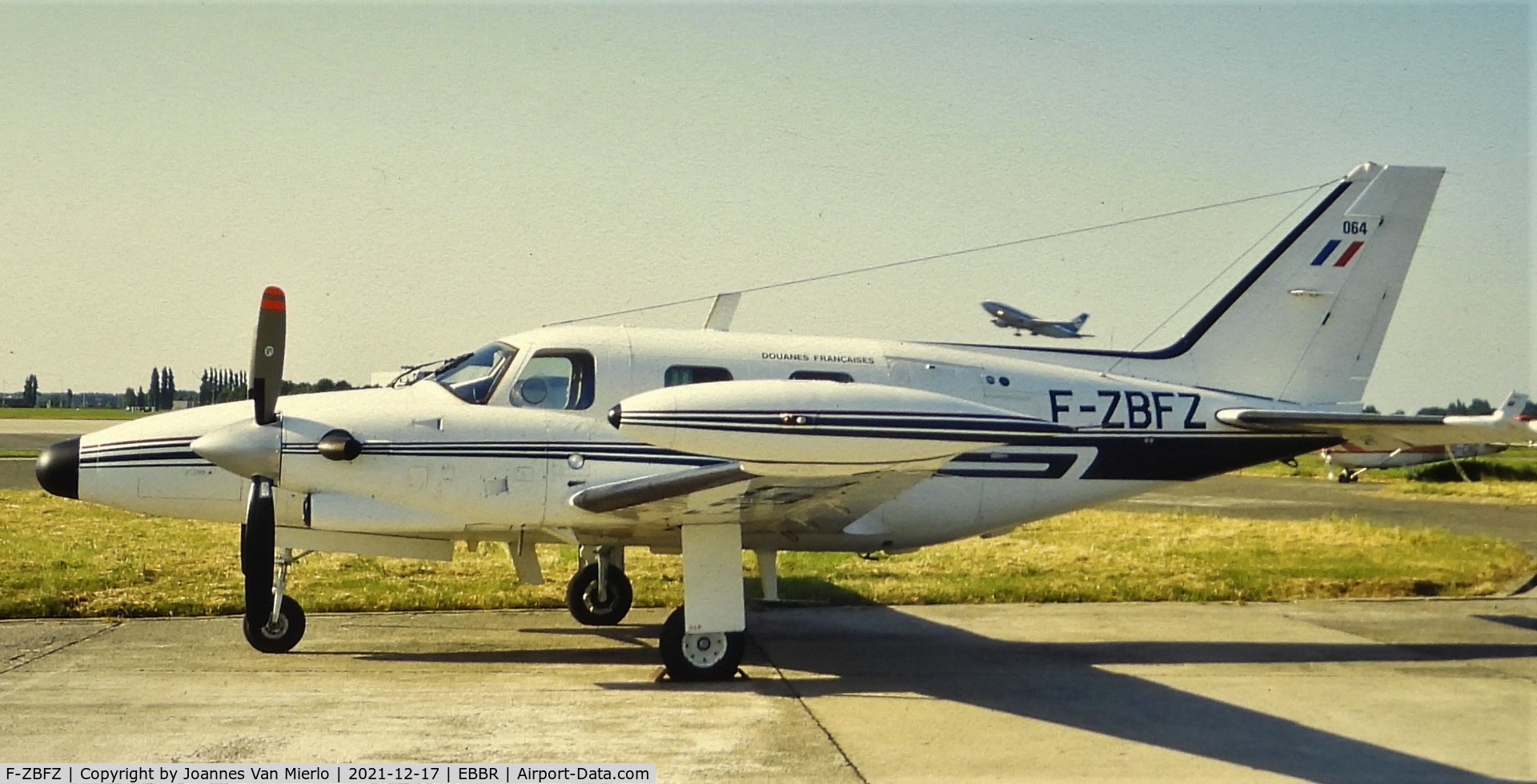 F-ZBFZ, Piper PA-31T-620 Cheyenne C/N 31T-8120064, Slide scan