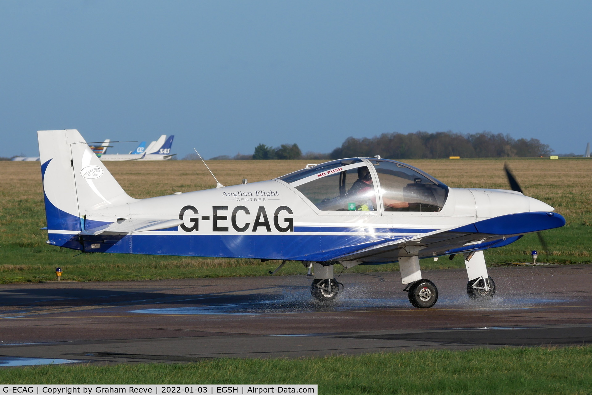 G-ECAG, 1997 Robin HR-200-120B C/N 315, Departing from Norwich.