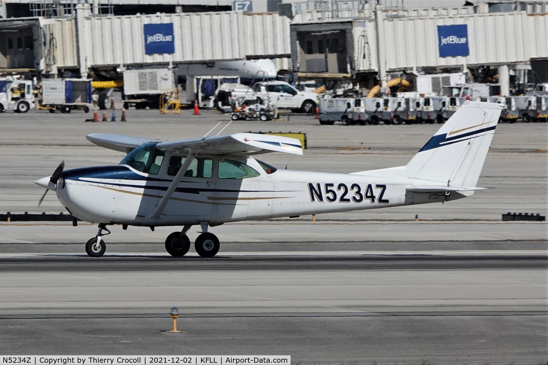 N5234Z, 1968 Cessna 172I C/N 17257122, Just landed at KFLL