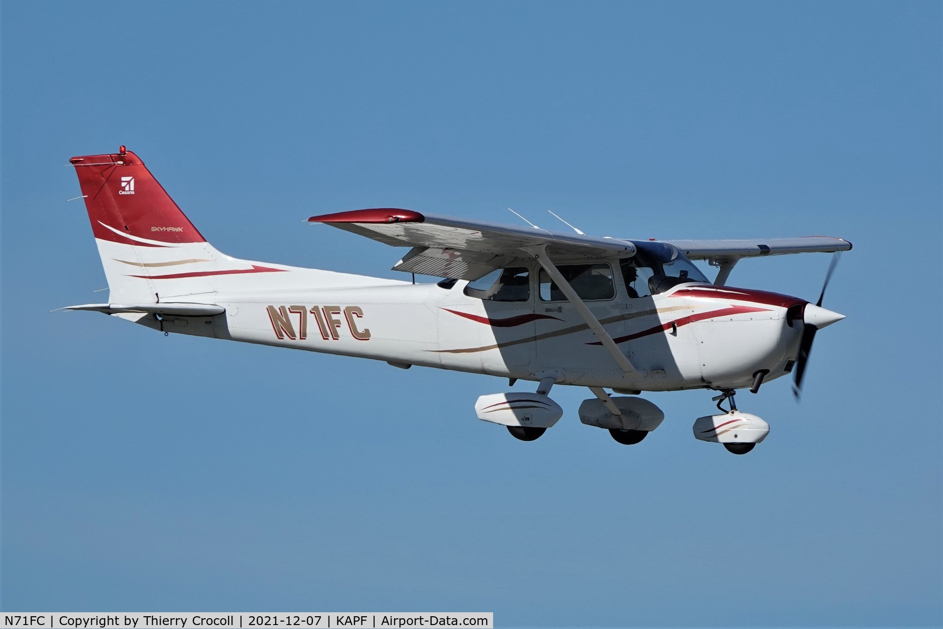 N71FC, 1997 Cessna 172R C/N 17280237, On final for runway 5 at KAPF
