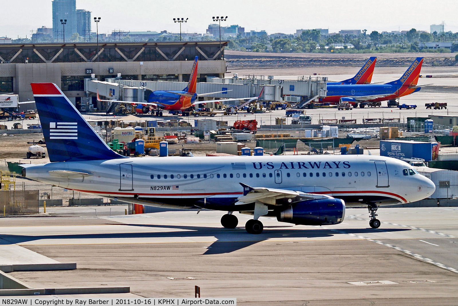 N829AW, 2001 Airbus A319-132 C/N 1563, N829AW   Airbus A319-132 [1563] (US Airways) Phoenix-Sky Harbor Int'l~N 16/10/2011