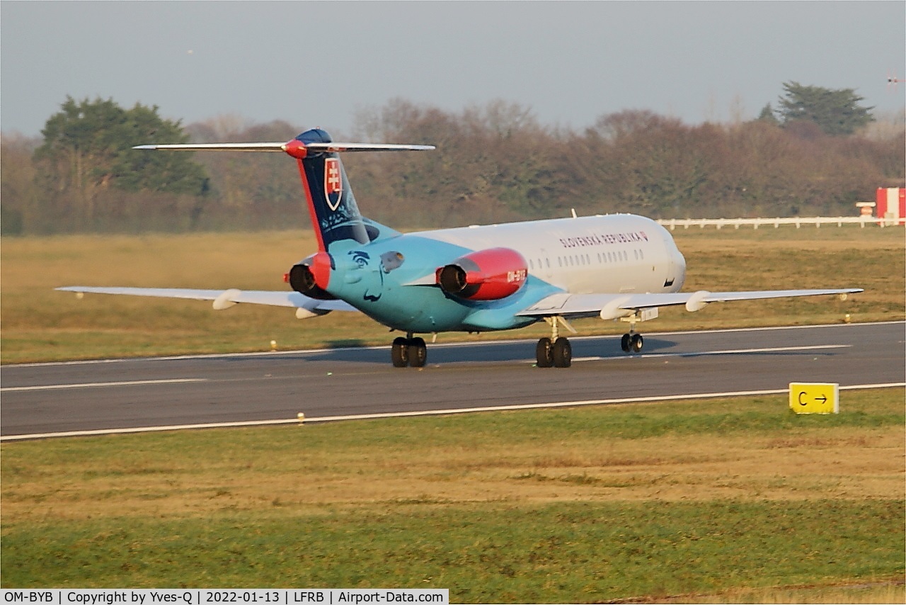 OM-BYB, 1992 Fokker 100 (F-28-0100) C/N 11403, Fokker 100, Take off run rwy 07R, Brest-Bretagne airport (LFRB-BES)