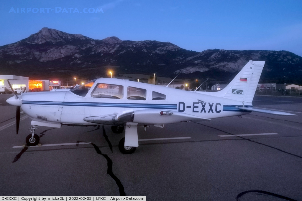 D-EXXC, Piper PA-28R-201 Cherokee Arrow III C/N 2837037, Parked