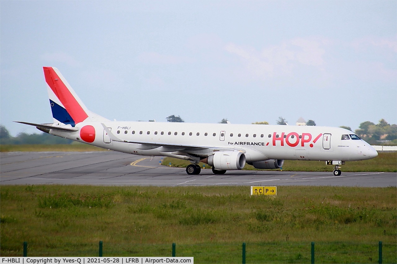 F-HBLI, 2009 Embraer 190LR (ERJ-190-100LR) C/N 19000298, Embraer 190LR, Taxiing to boarding area, Brest-Bretagne Airport (LFRB-BES)