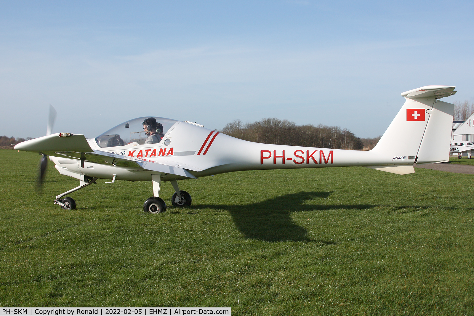 PH-SKM, 1994 HOAC DV-20 Katana C/N 20074, at ehmz