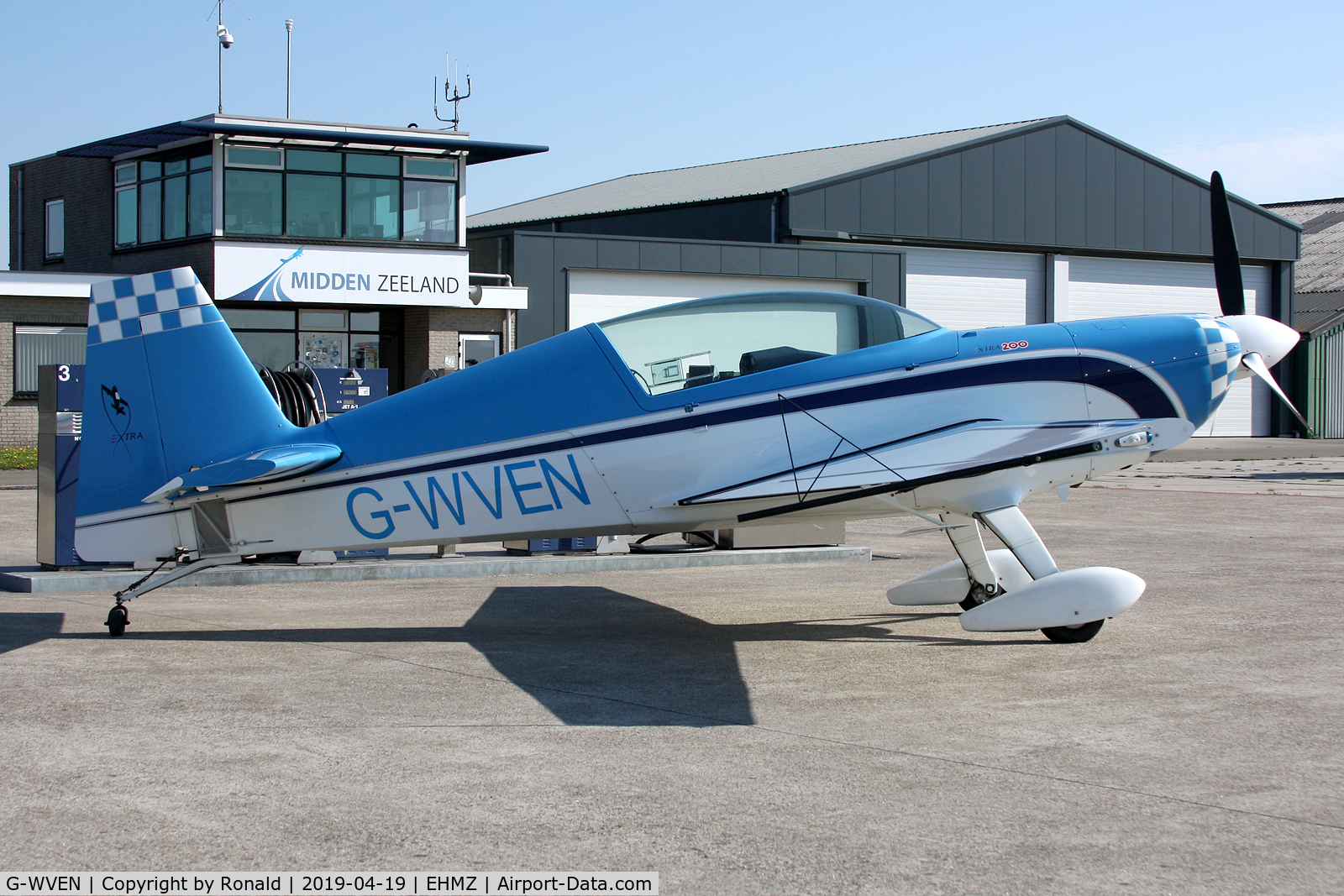 G-WVEN, 2014 Extra EA-300/200 C/N 1046, st ehmz