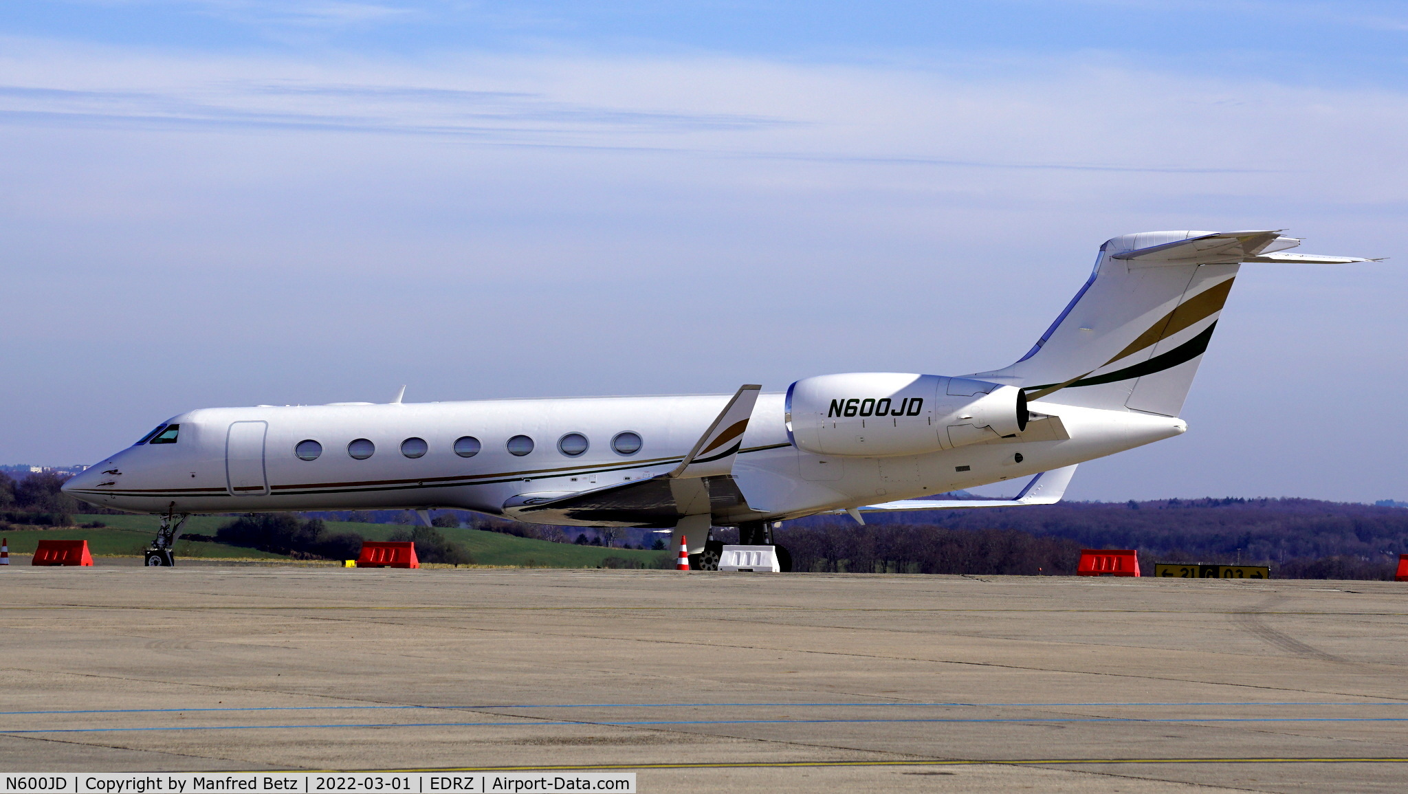 N600JD, 2001 Gulfstream Aerospace G-V C/N 640, visitor