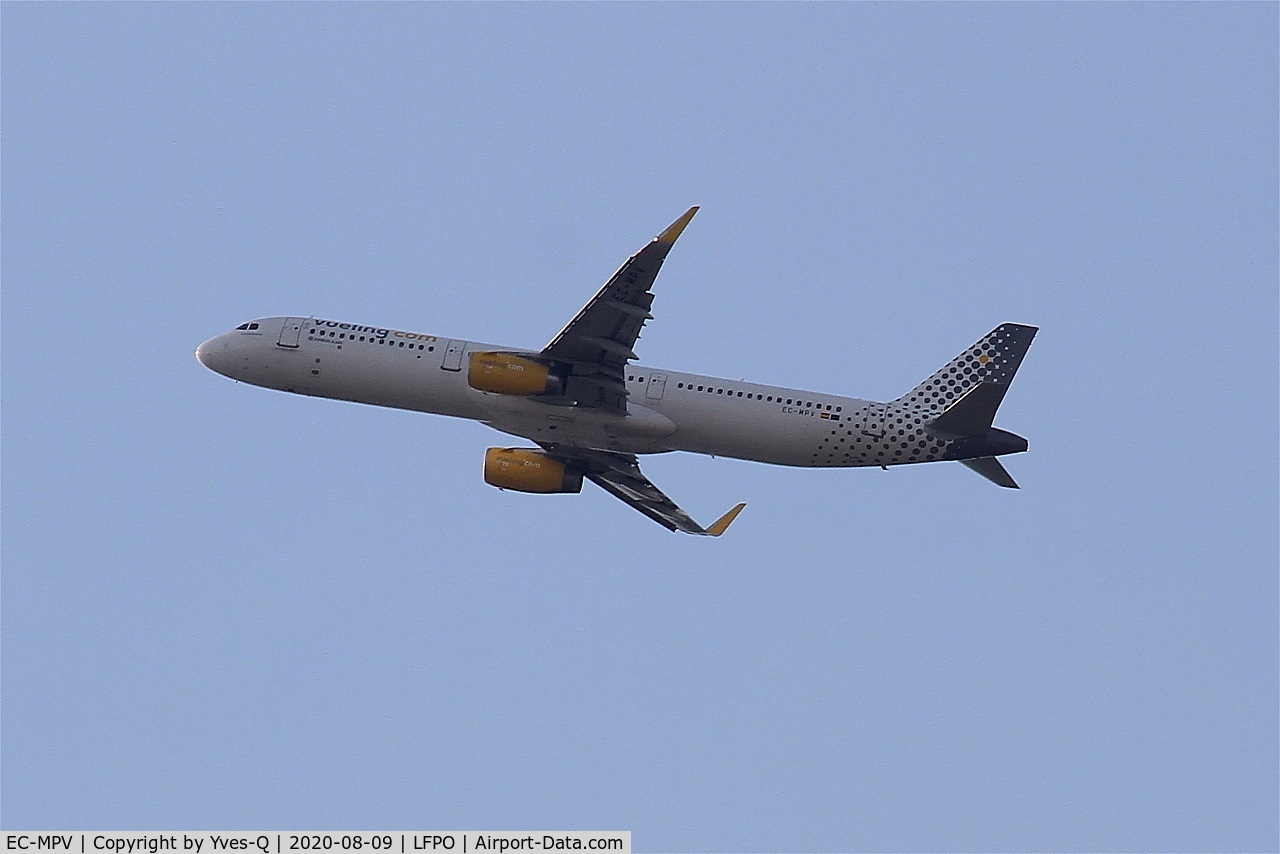 EC-MPV, 2017 Airbus A321-231 C/N 7590, Airbus A321-231, Climbing from rwy 24, Paris-Orly Airport (LFPO-ORY)