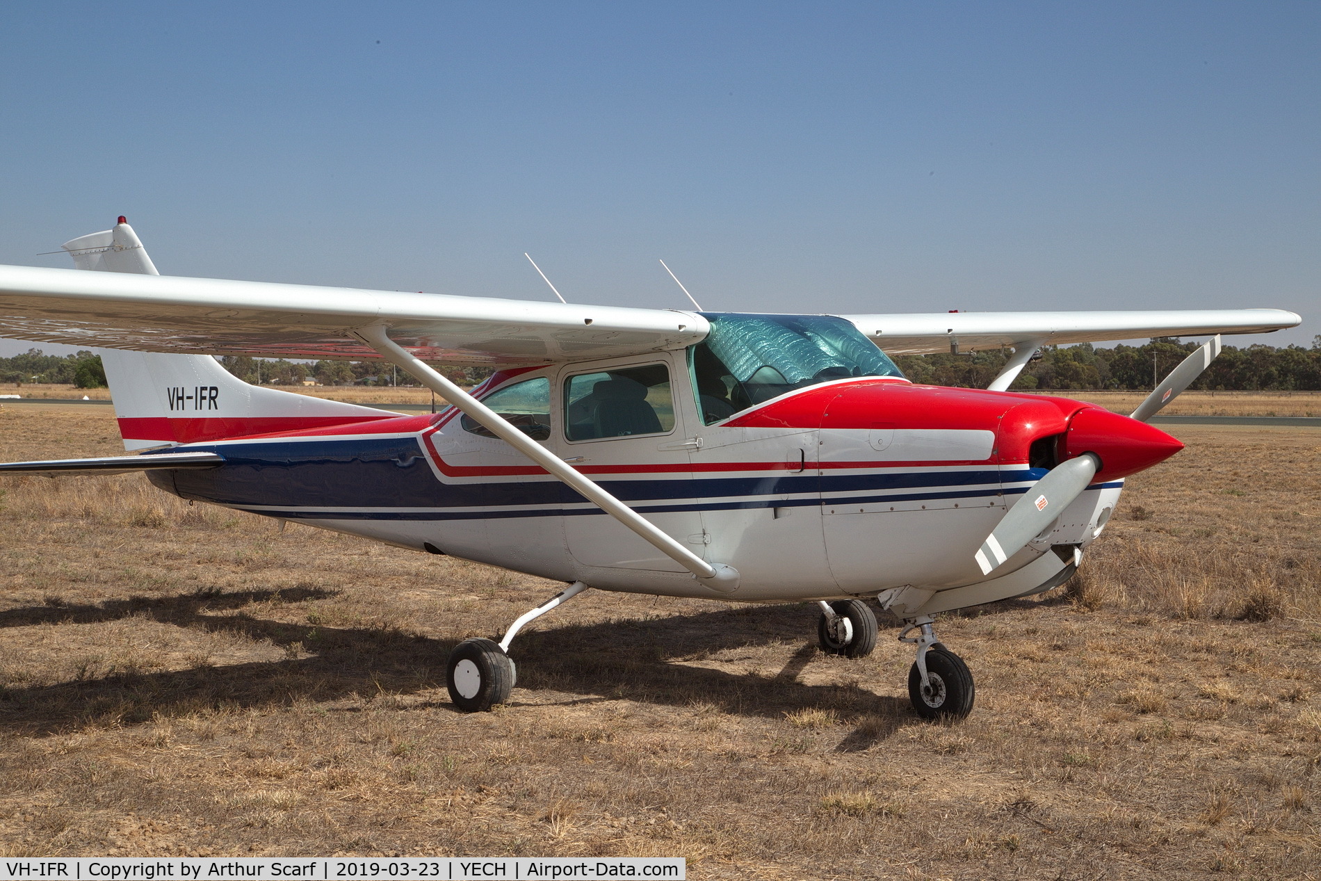 VH-IFR, 1980 Cessna R182 Skylane RG C/N R-18200304, Antique Aeroplane Association of Australia fly in Echuca Vic 2019