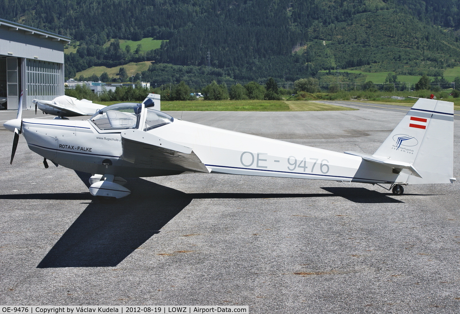 OE-9476, Scheibe SF-25C Falke C/N 44600, Built 1996