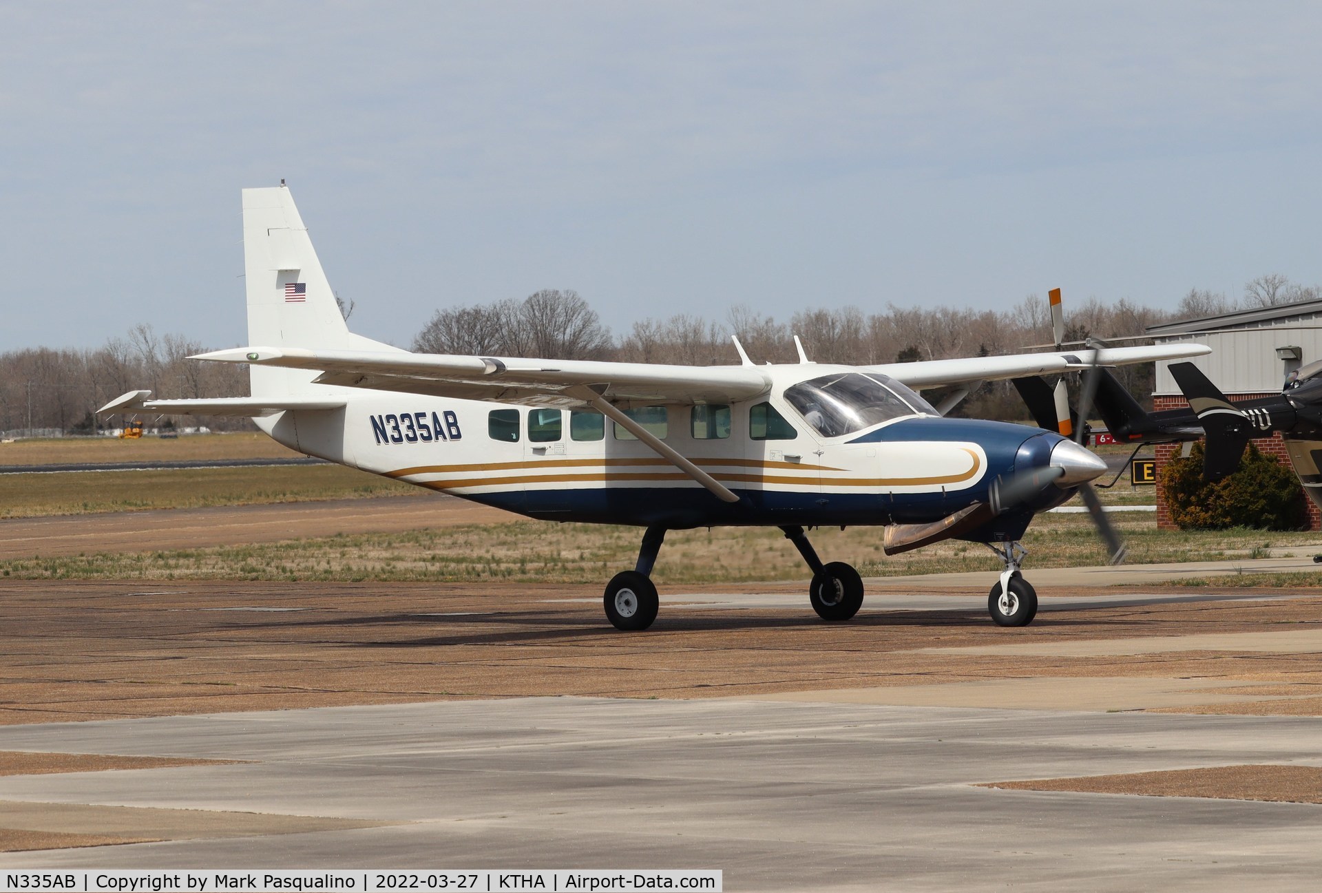 N335AB, 1985 Cessna 208A Caravan 1 C/N 20800033, Cessna 208A