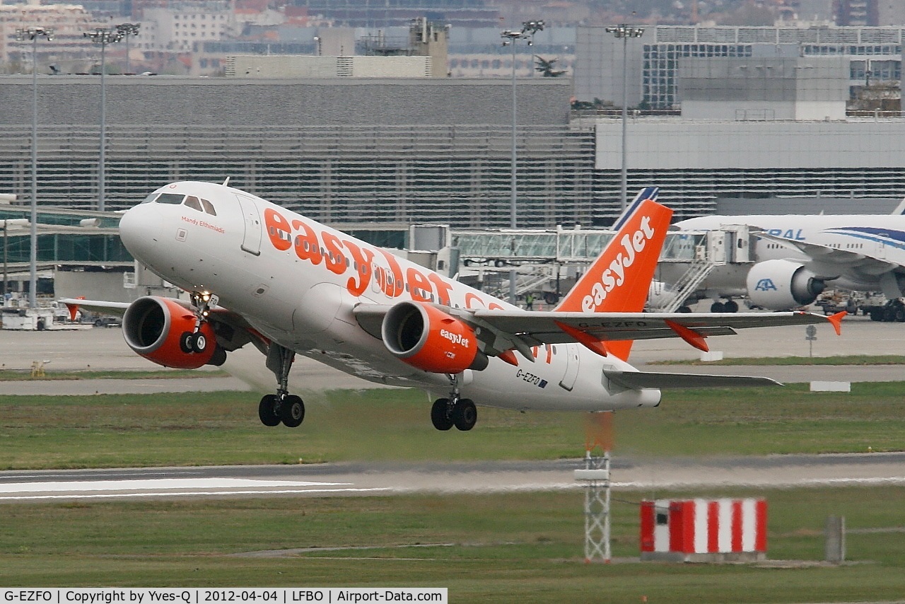 G-EZFO, 2009 Airbus A319-111 C/N 4080, Airbus A319-111, Take off rwy 32L, Toulouse-Blagnac airport (LFBO-TLS)