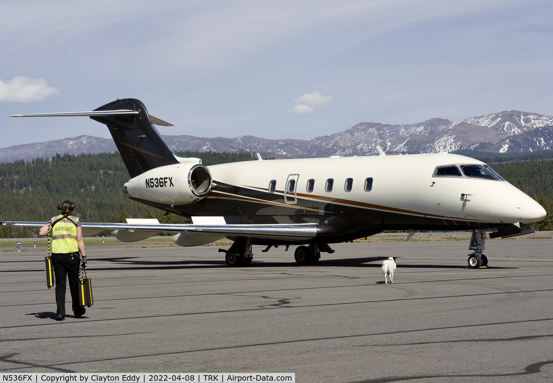 N536FX, 2007 Bombardier Challenger 300 (BD-100-1A10) C/N 20171, Truckee Airport in California 2022.