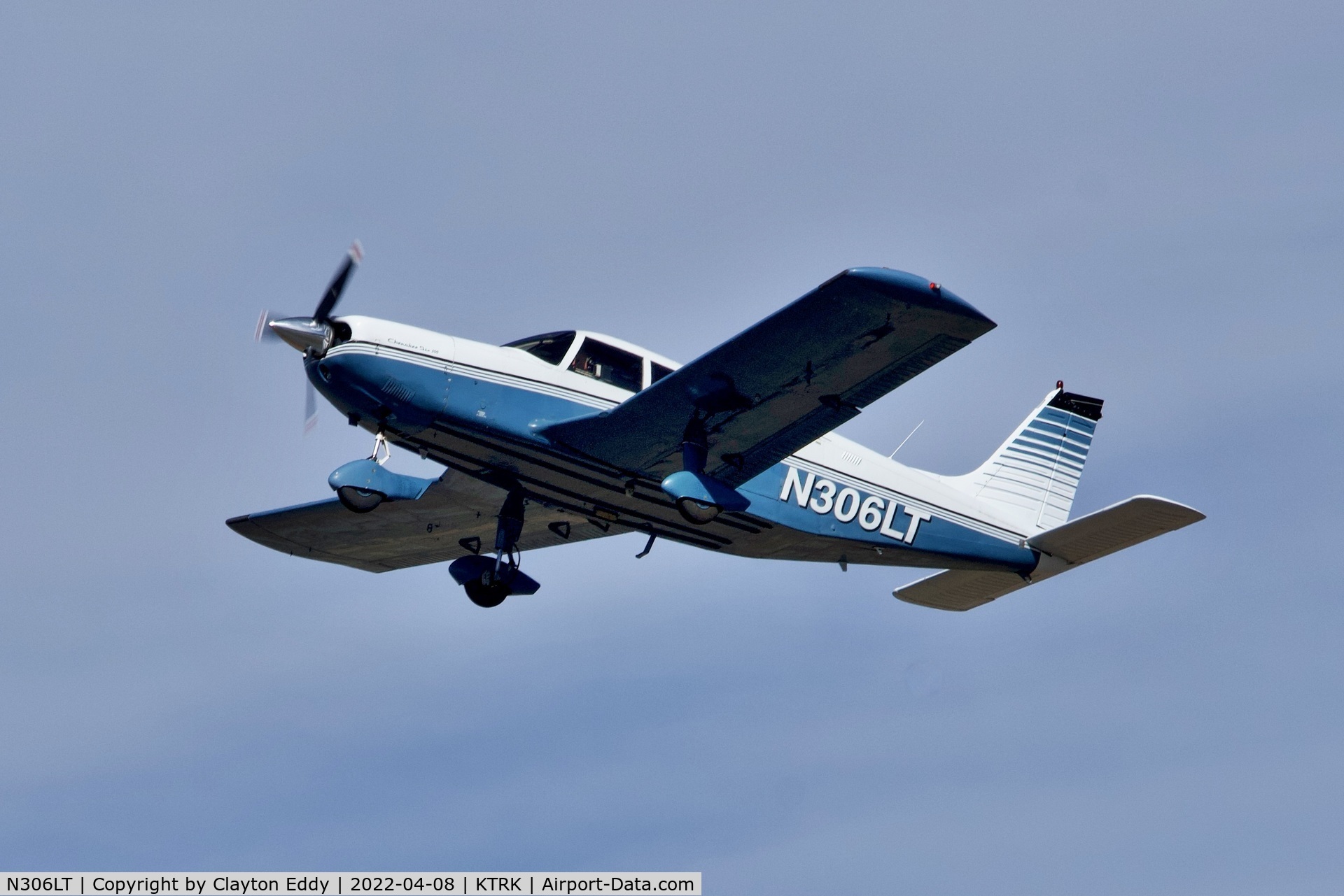 N306LT, 1974 Piper PA-32-300 Cherokee Six C/N 32-7340111, Truckee Tahoe Airport in California 2022.