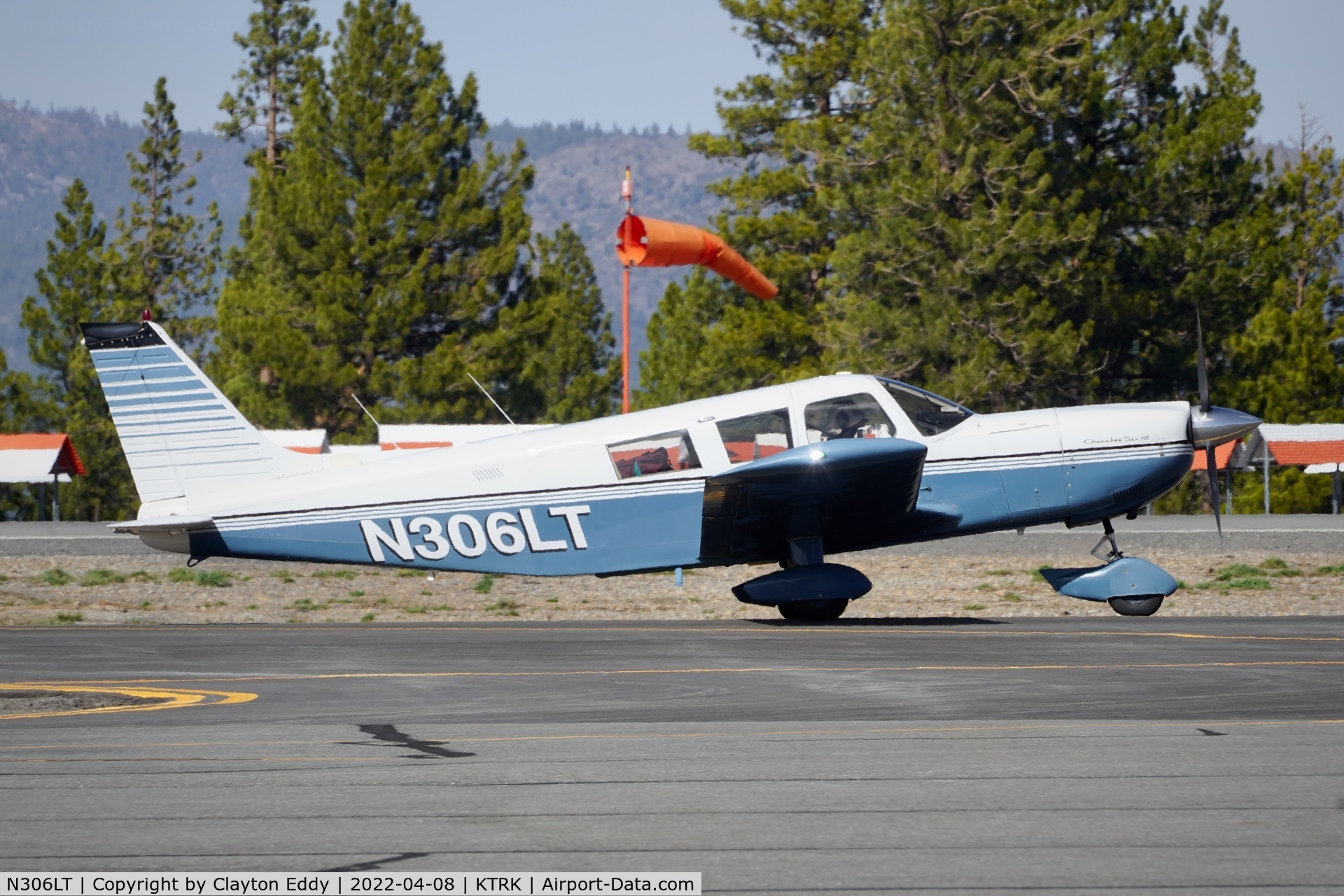 N306LT, 1974 Piper PA-32-300 Cherokee Six C/N 32-7340111, Truckee Tahoe Airport in California 2022.