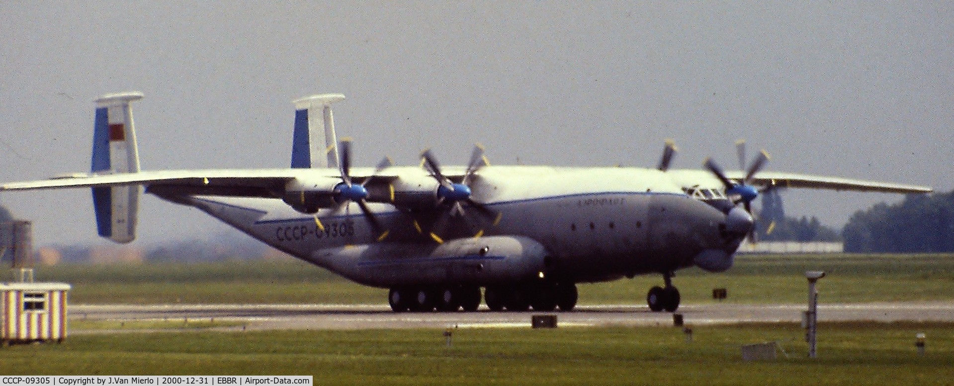 CCCP-09305, Antonov An-22 C/N 9340205, Slide scan