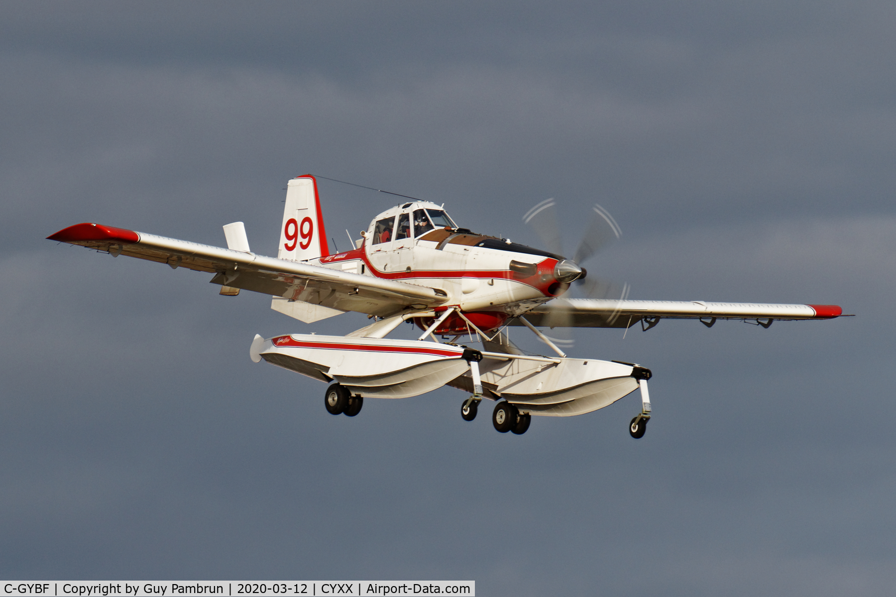 C-GYBF, 2011 Air Tractor AT-802 C/N 802-0393, Landing on 19