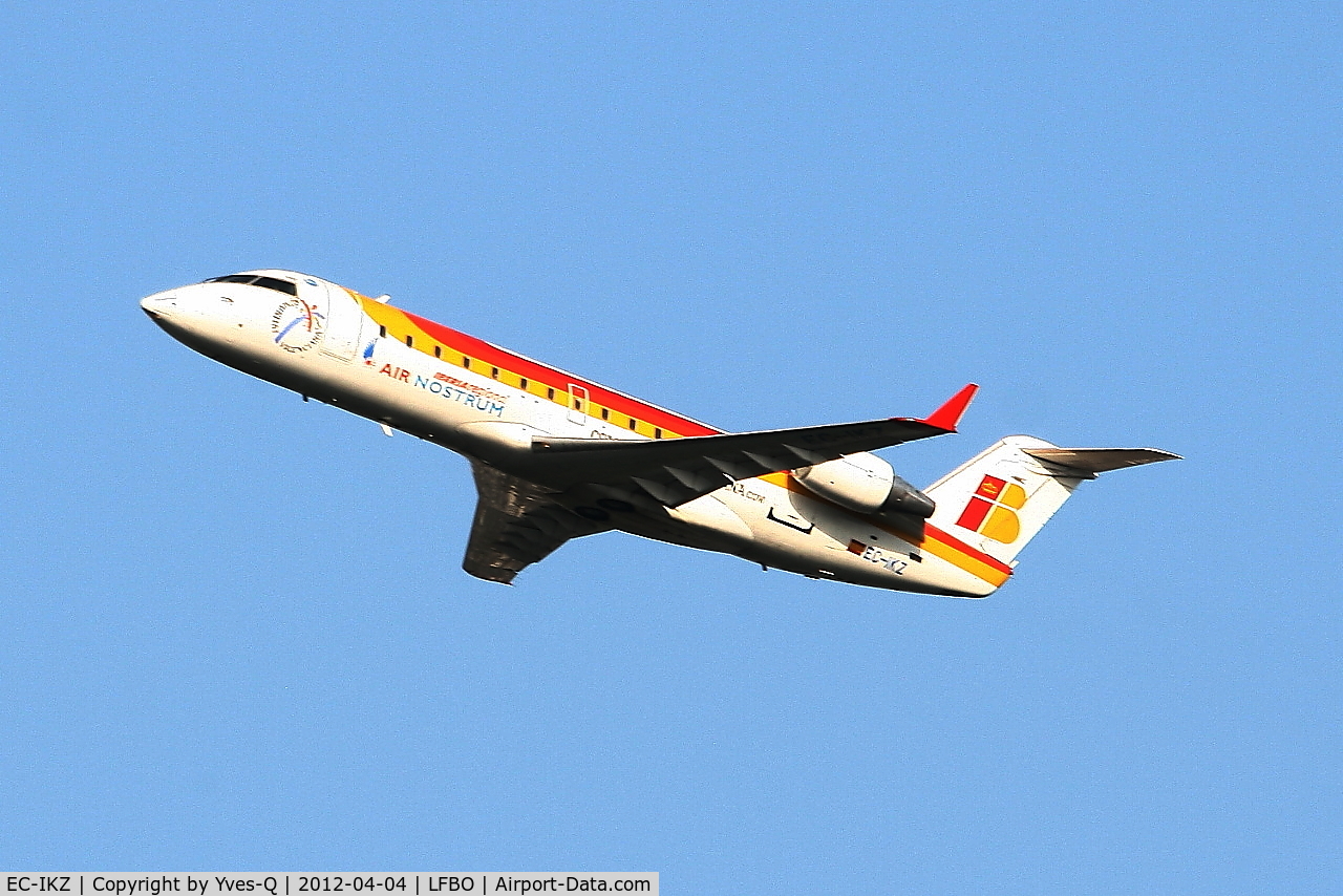 EC-IKZ, 2002 Bombardier CRJ-200ER (CL-600-2B19) C/N 7732, Bombardier CRJ-200ER, Take off rwy 32R, Toulouse-Blagnac airport (LFBO-TLS)
