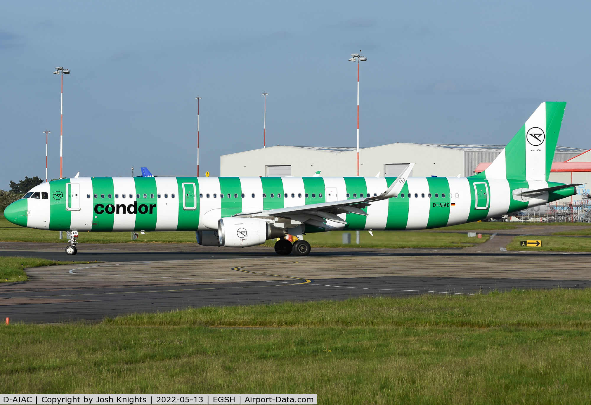 D-AIAC, 2014 Airbus A321-211 C/N 5969, Departing In The New Green Colour-Scheme.