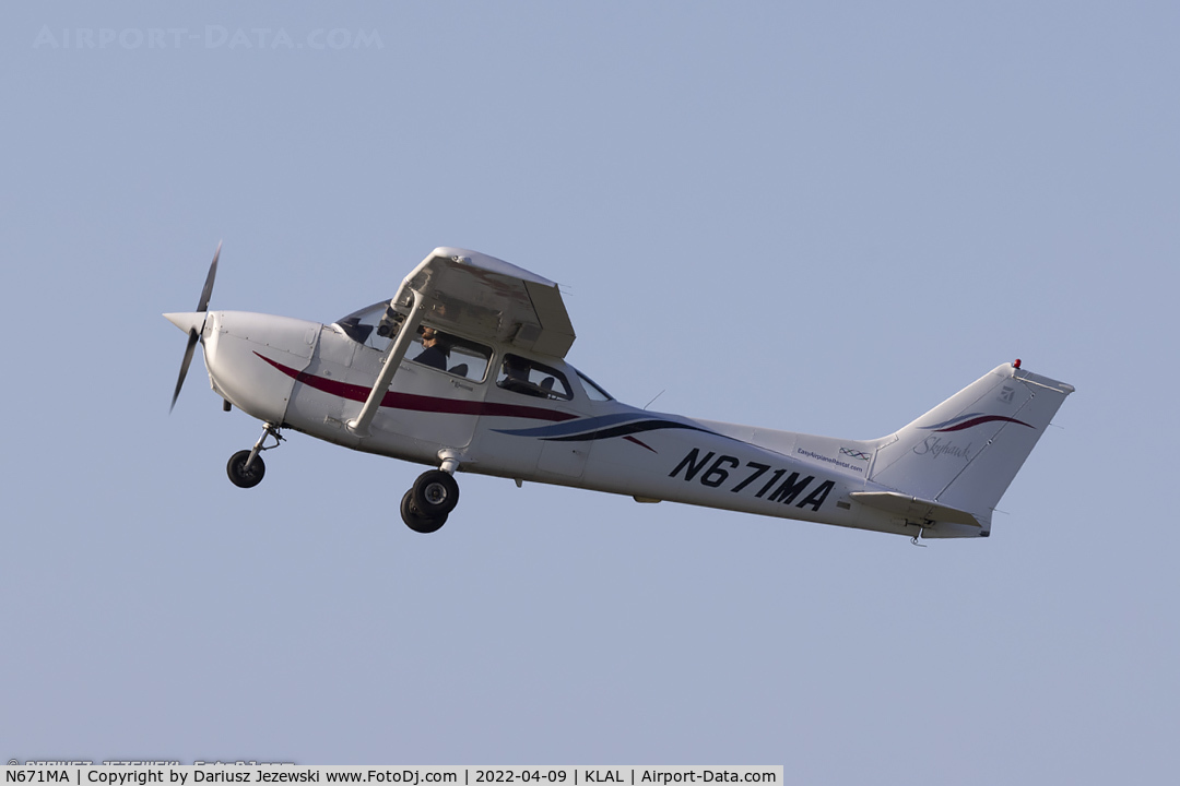 N671MA, 1999 Cessna 172R Skyhawk C/N 17280732, Cessna 172R Skyhawk  C/N 17280732, N671MA