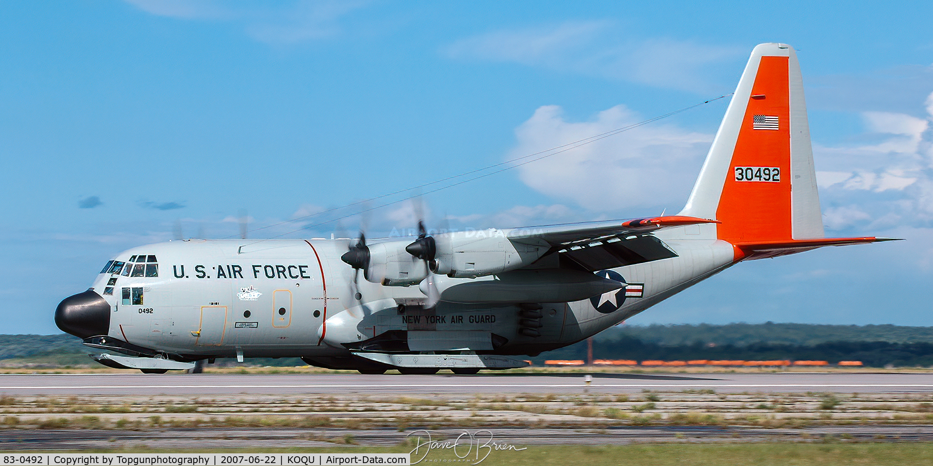 83-0492, 1983 Lockheed LC-130H Hercules C/N 382-5013, SKIER42 lands at Quonset for static display