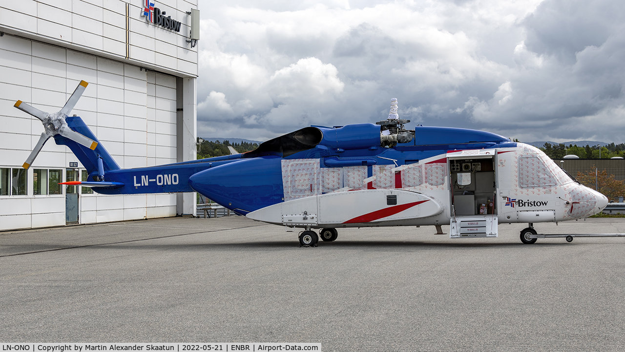 LN-ONO, 2005 Sikorsky S-92A C/N 920012, Parked outside the maintenance hangar.
