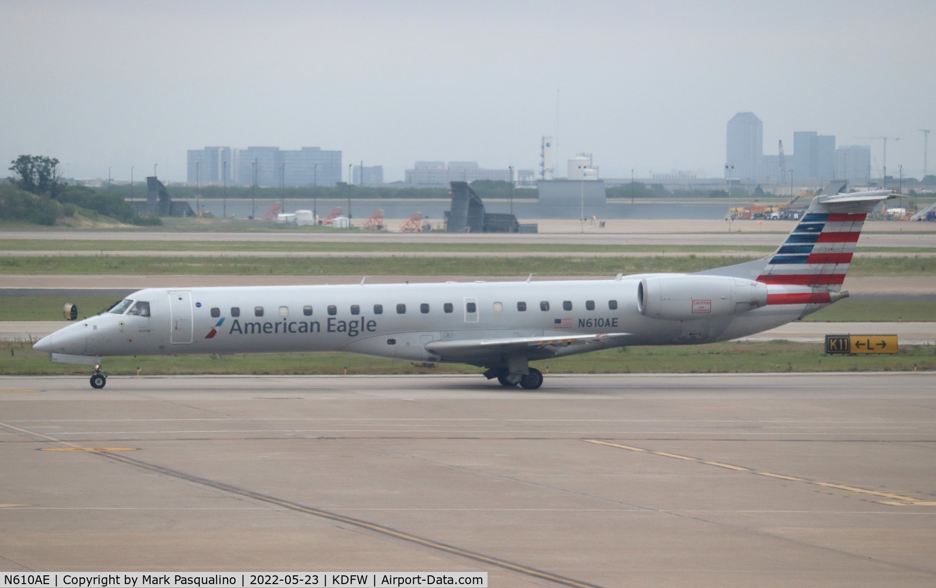 N610AE, 1998 Embraer ERJ-145LR (EMB-145LR) C/N 145073, EMB-145LR
