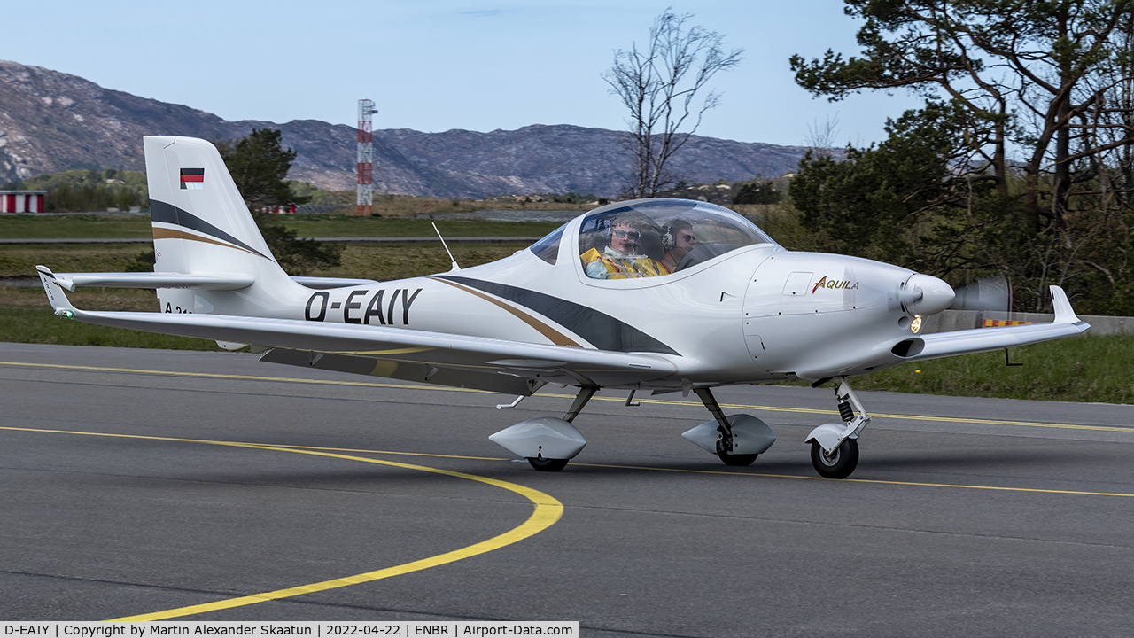 D-EAIY, 2011 Aquila A210 (AT01) C/N AT01-223, Taxying to parking.