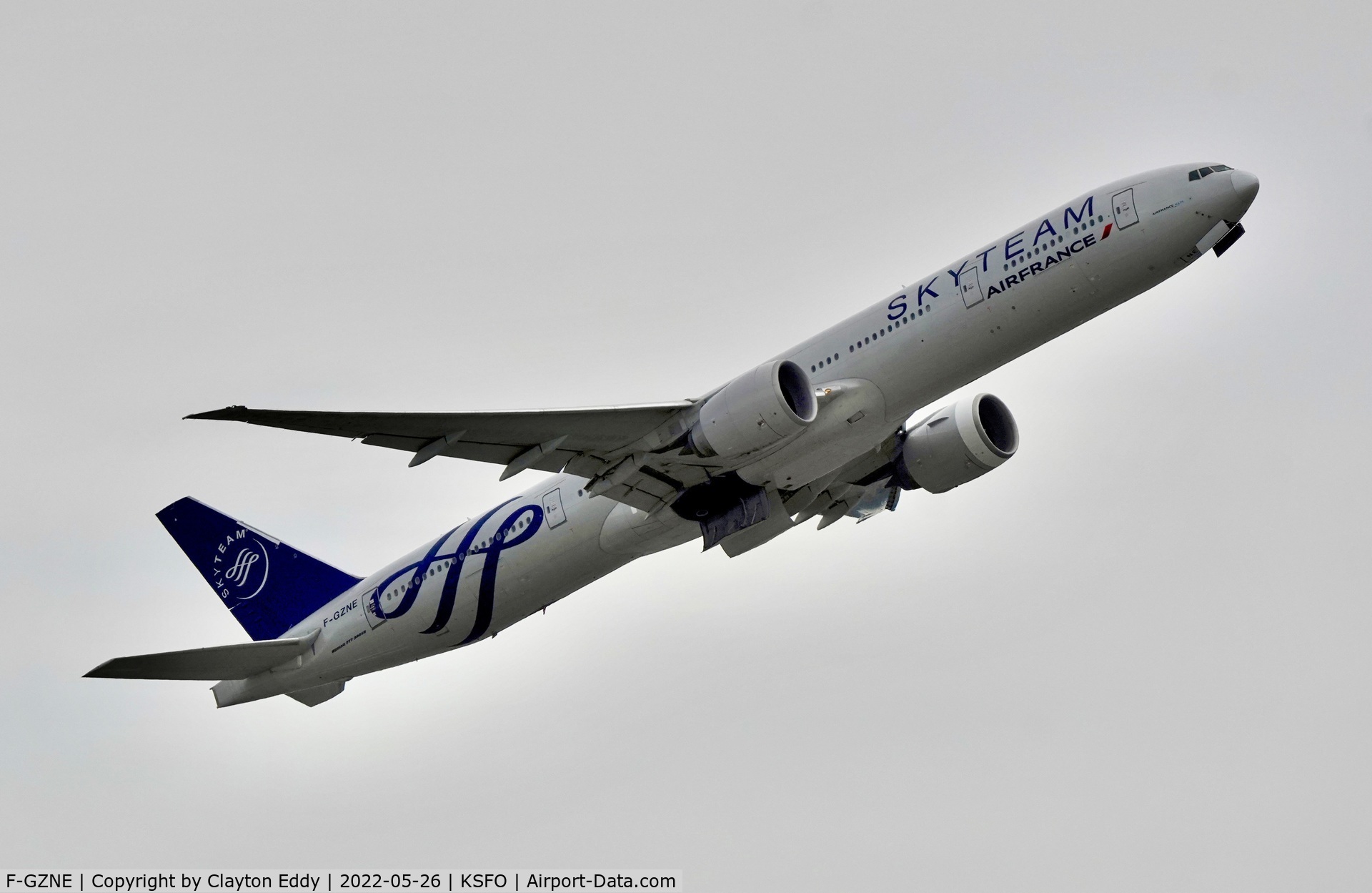 F-GZNE, 2009 Boeing 777-328/ER C/N 37432, Departing SFO 2022.
