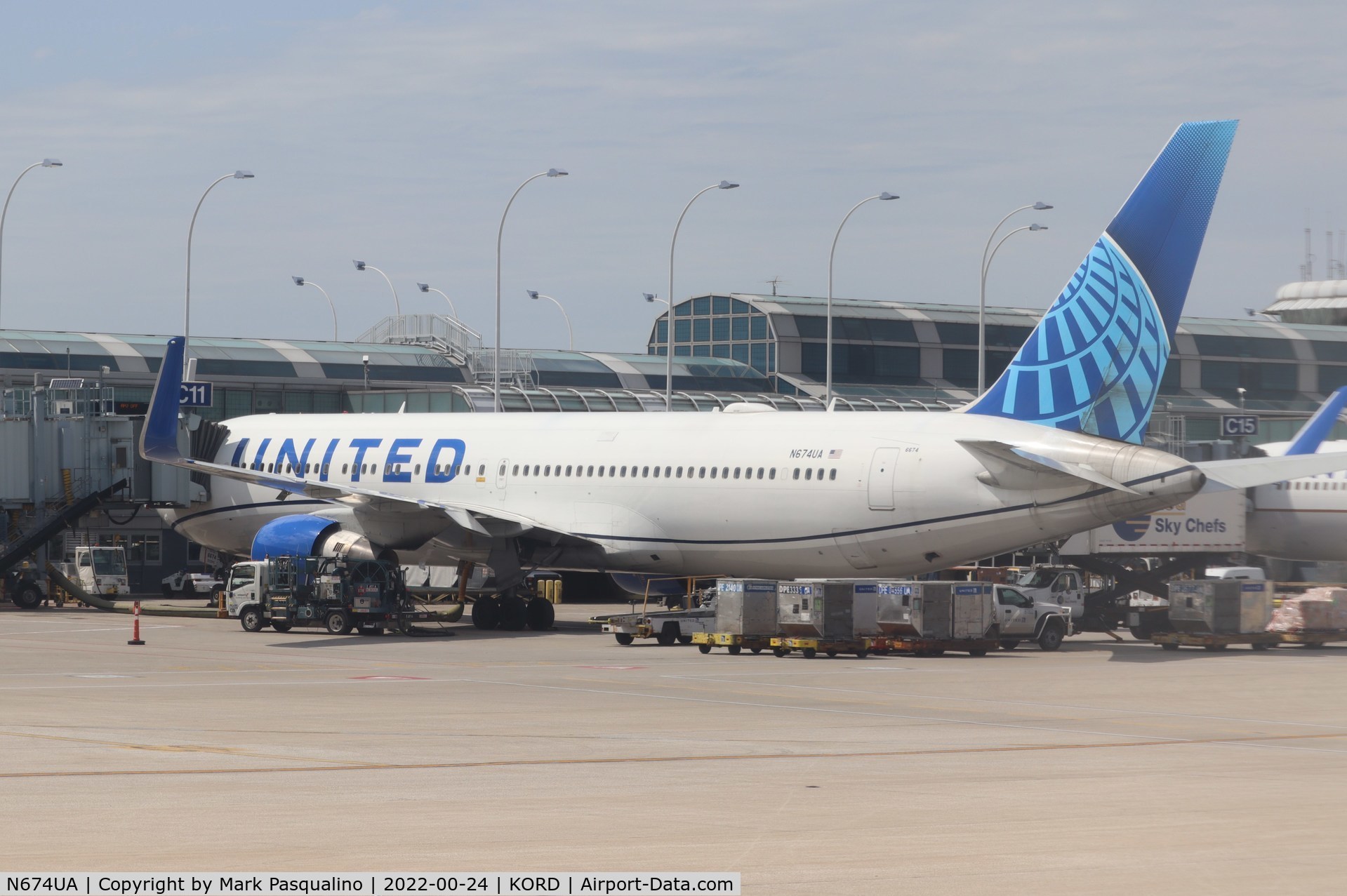 N674UA, 2000 Boeing 767-322 C/N 29242, Boeing 767-322