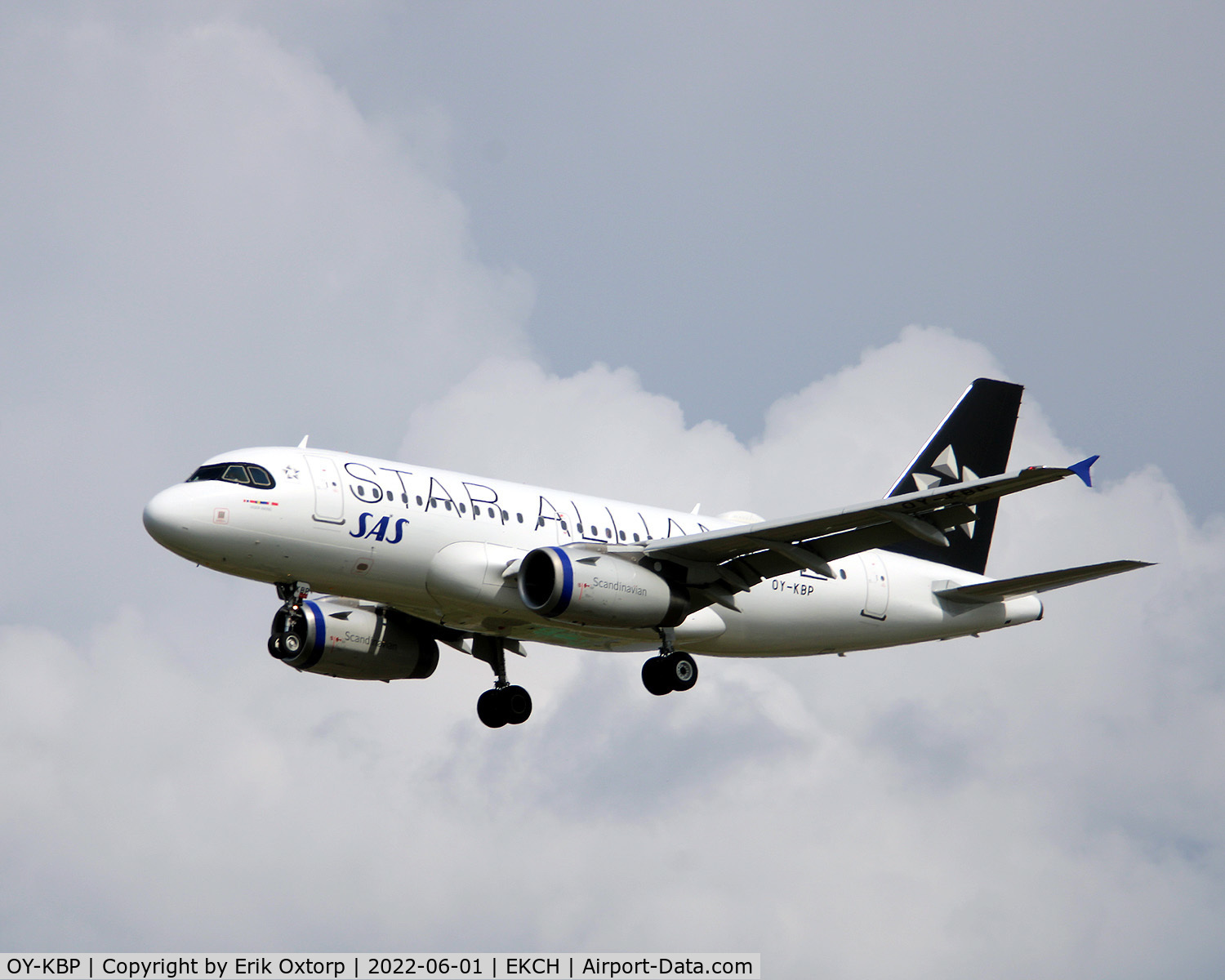OY-KBP, 2006 Airbus A319-132 C/N 2888, OY-KBP landing rw 22L