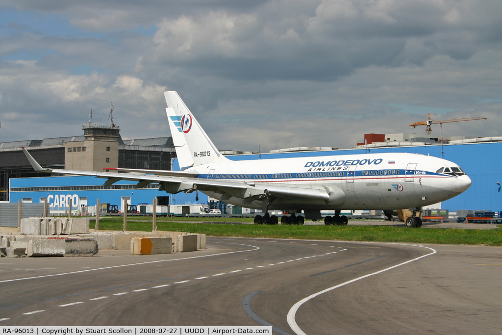 RA-96013, 2004 Ilyushin Il-96-300 C/N 74393202013, Domodedovo
