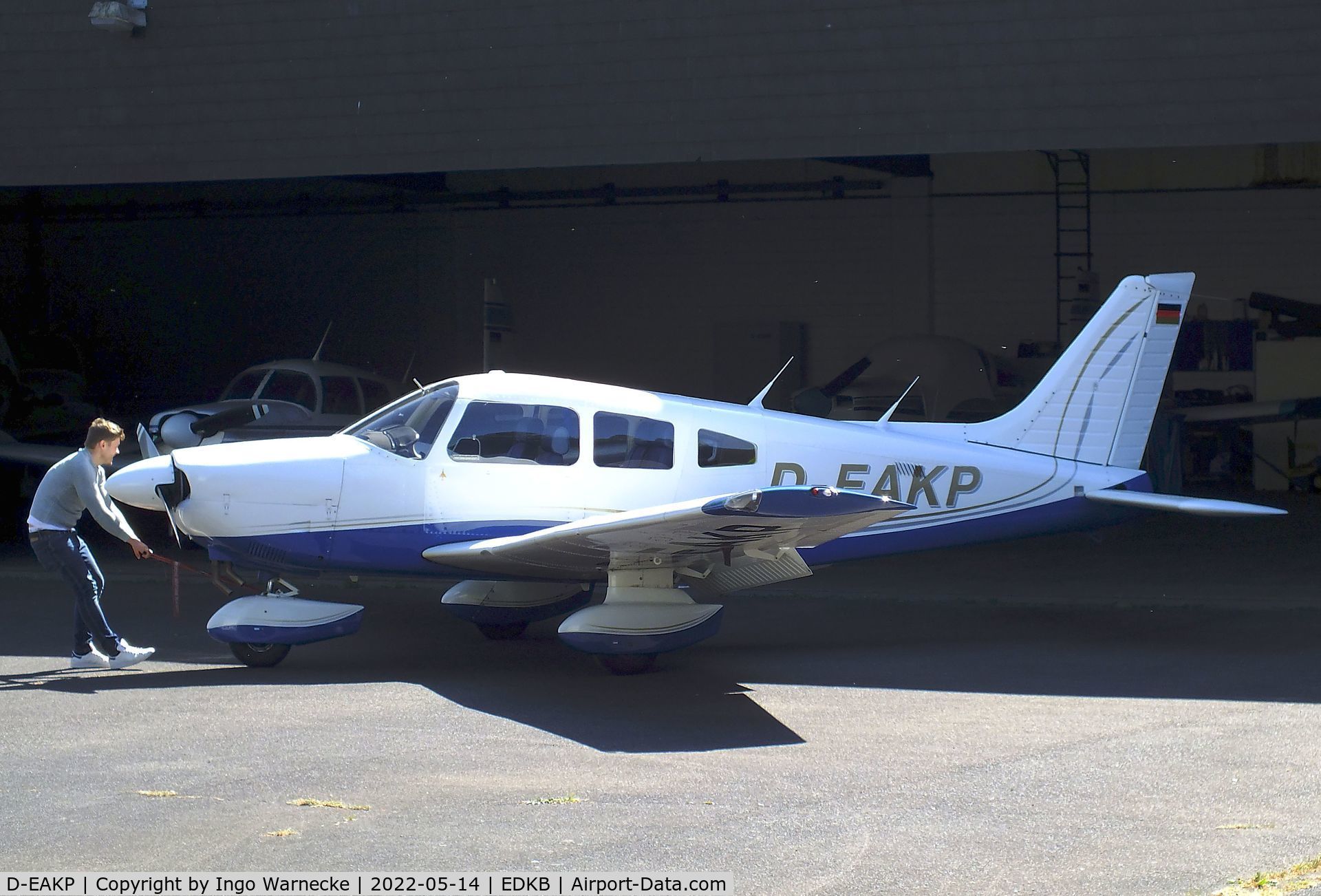 D-EAKP, 1985 Piper PA-28-181 C/N 288590048, Piper PA-28-181 Archer II at Bonn-Hangelar airfield '2205-06