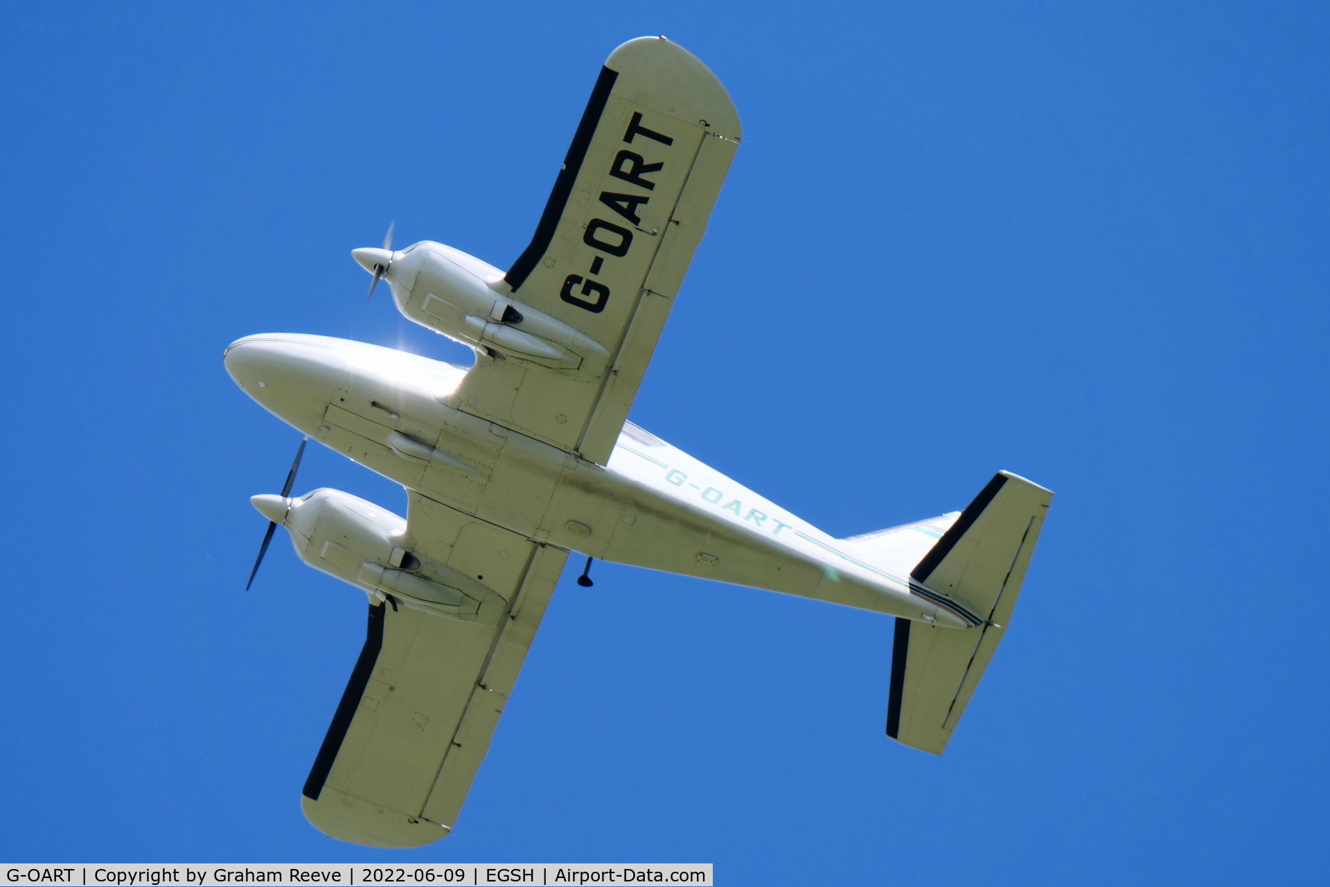 G-OART, 1969 Piper PA-23-250 Aztec D C/N 27-4293, Departing from Norwich.