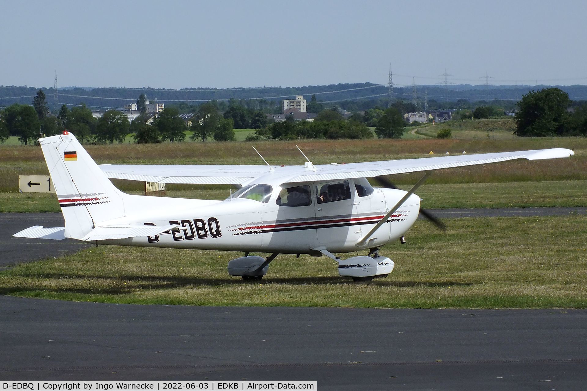 D-EDBQ, Reims F172N Skyhawk C/N 1569, Cessna (Reims) F172N at Bonn-Hangelar airfield '2205-06
