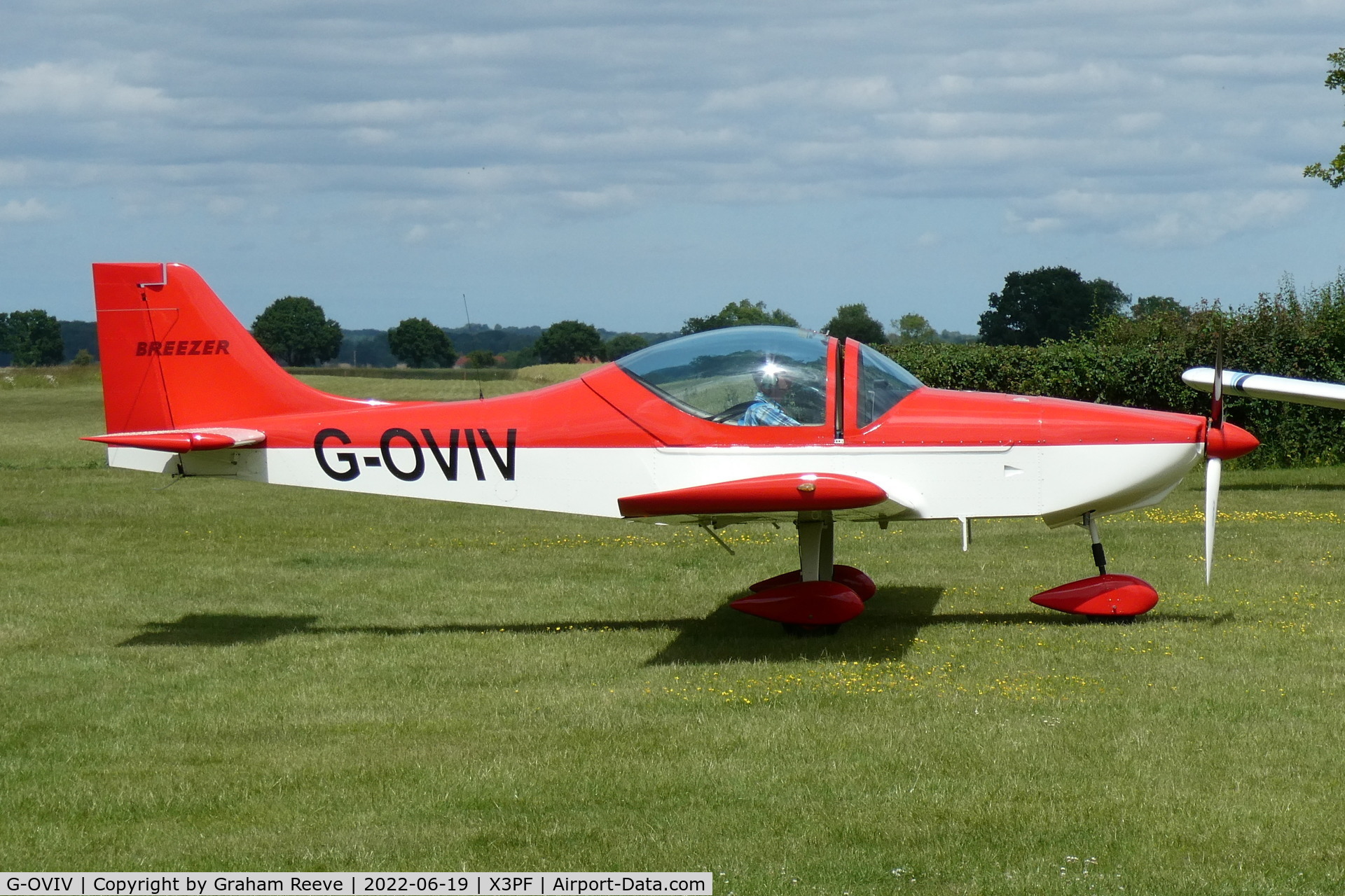 G-OVIV, 2011 Breezer B600 C/N 016LSA, Just landed at Priory Farm.