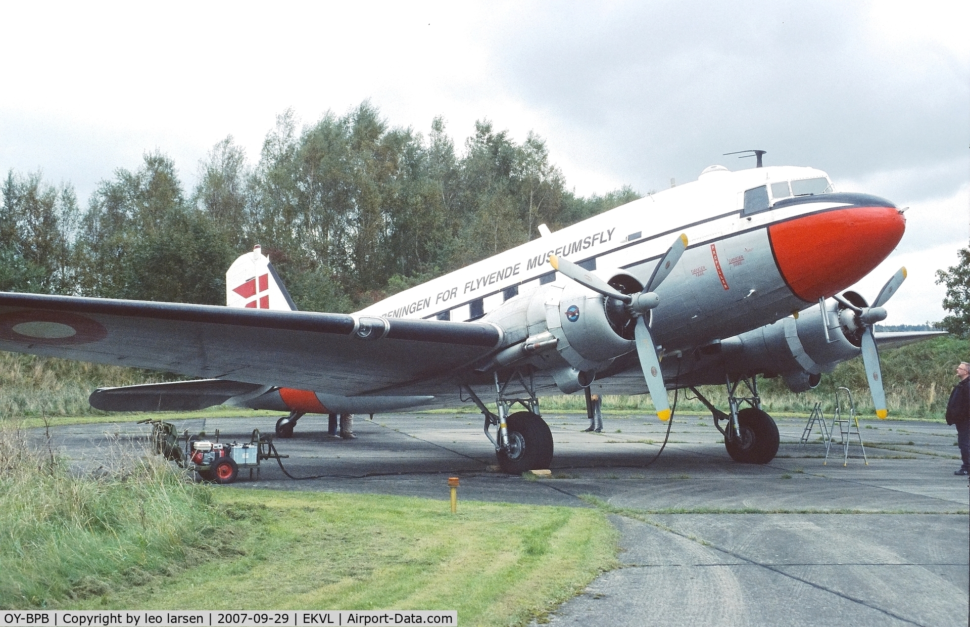 OY-BPB, 1943 Douglas C-47A-85-DL (DC-3A) Skytrain C/N 20019, Værløse Air Base 29.9.2007