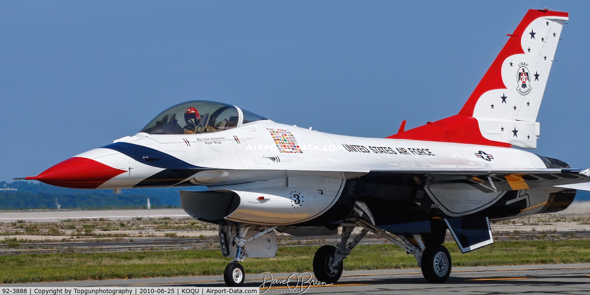 92-3888, General Dynamics F-16CJ Fighting Falcon C/N CC-130, Thunderbird #3