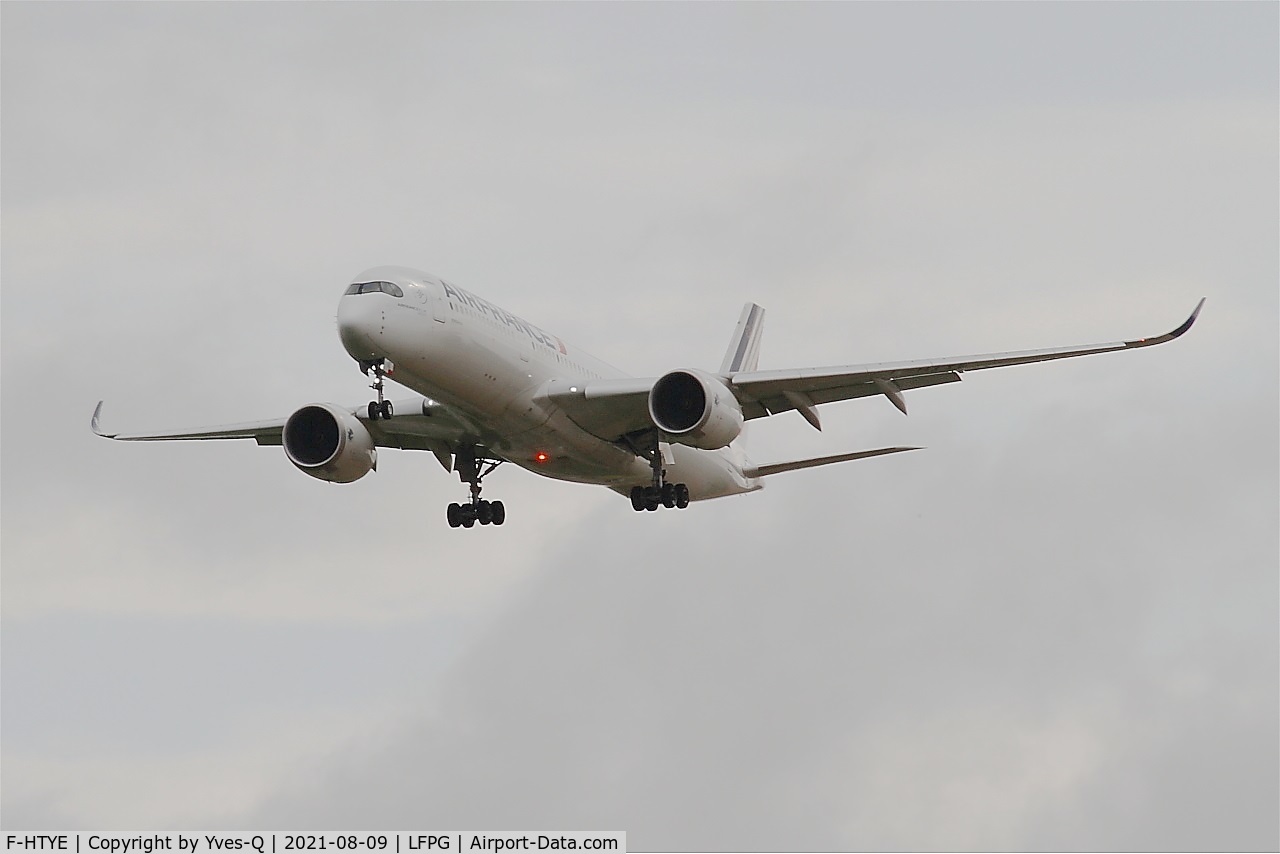 F-HTYE, 2020 Airbus A350-941 C/N 407, Airbus A350-941, Short approach rwy 26L, Roissy Charles De Gaulle airport (LFPG-CDG)