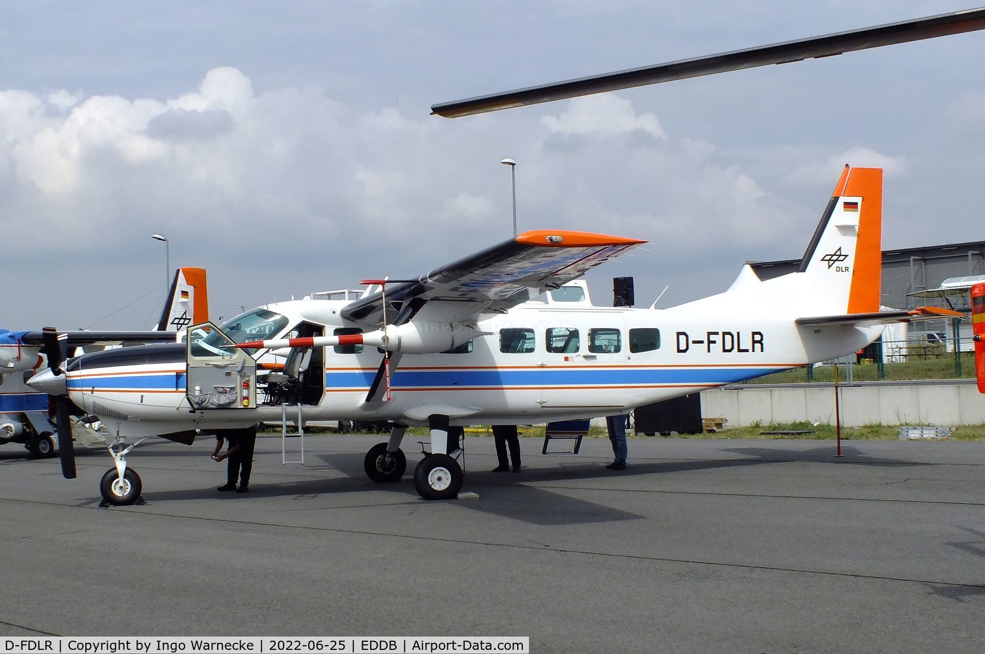 D-FDLR, 1998 Cessna 208B Grand Caravan C/N 208B-0708, Cessna 208B Grand Caravan research aircraft of DLR at ILA 2022, Berlin
