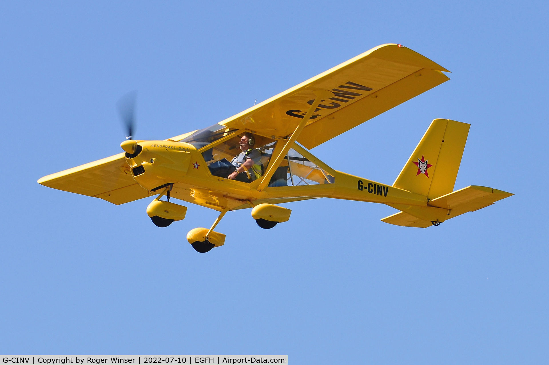 G-CINV, 2015 Aeroprakt A22-LS Foxbat C/N LAA 317B-15316, Resident Foxbat departing Runway 22.