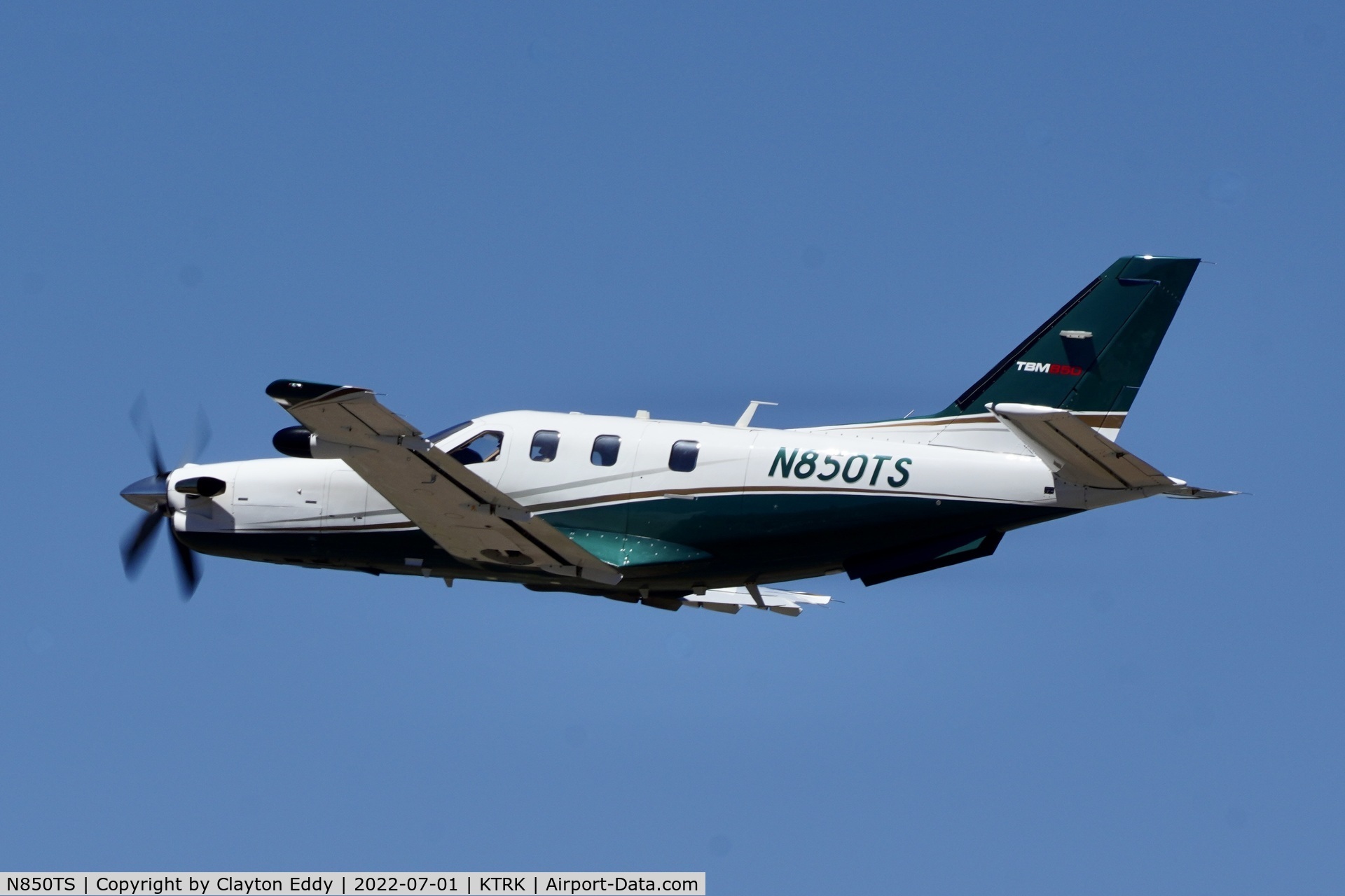 N850TS, 2012 Socata TBM-700 C/N 640, Truckee airport in California 2022.